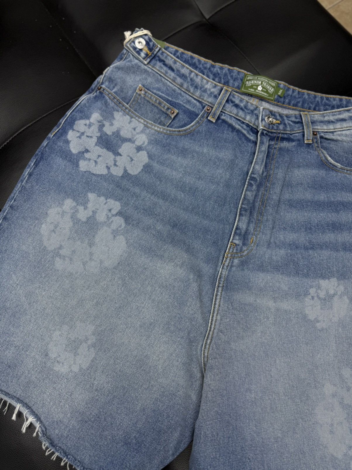DENIM TEARS Denim Tears Cotton Wreath 2025 Shorts Size XXL Blue (NEW) Size US 38 / EU 54 - 5 Thumbnail