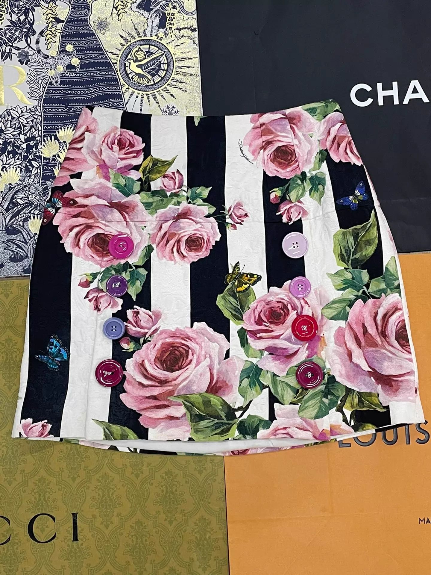 Dolce & Gabbana Dolce&Gabbana B&W ColorBlocked Striped Rose Skirt Size 26" / US 2 / IT 38 - 1 Thumbnail