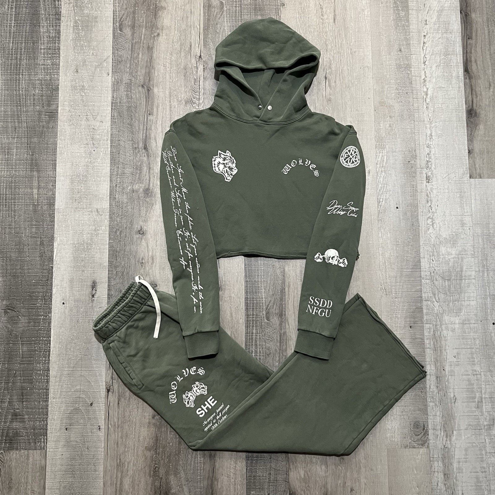Darc Sport Darc Sport Wolves SHE Crop Hoodie Sweatpants Suit Small #108 Size 30" / US 8 / IT 44 - 1 Thumbnail