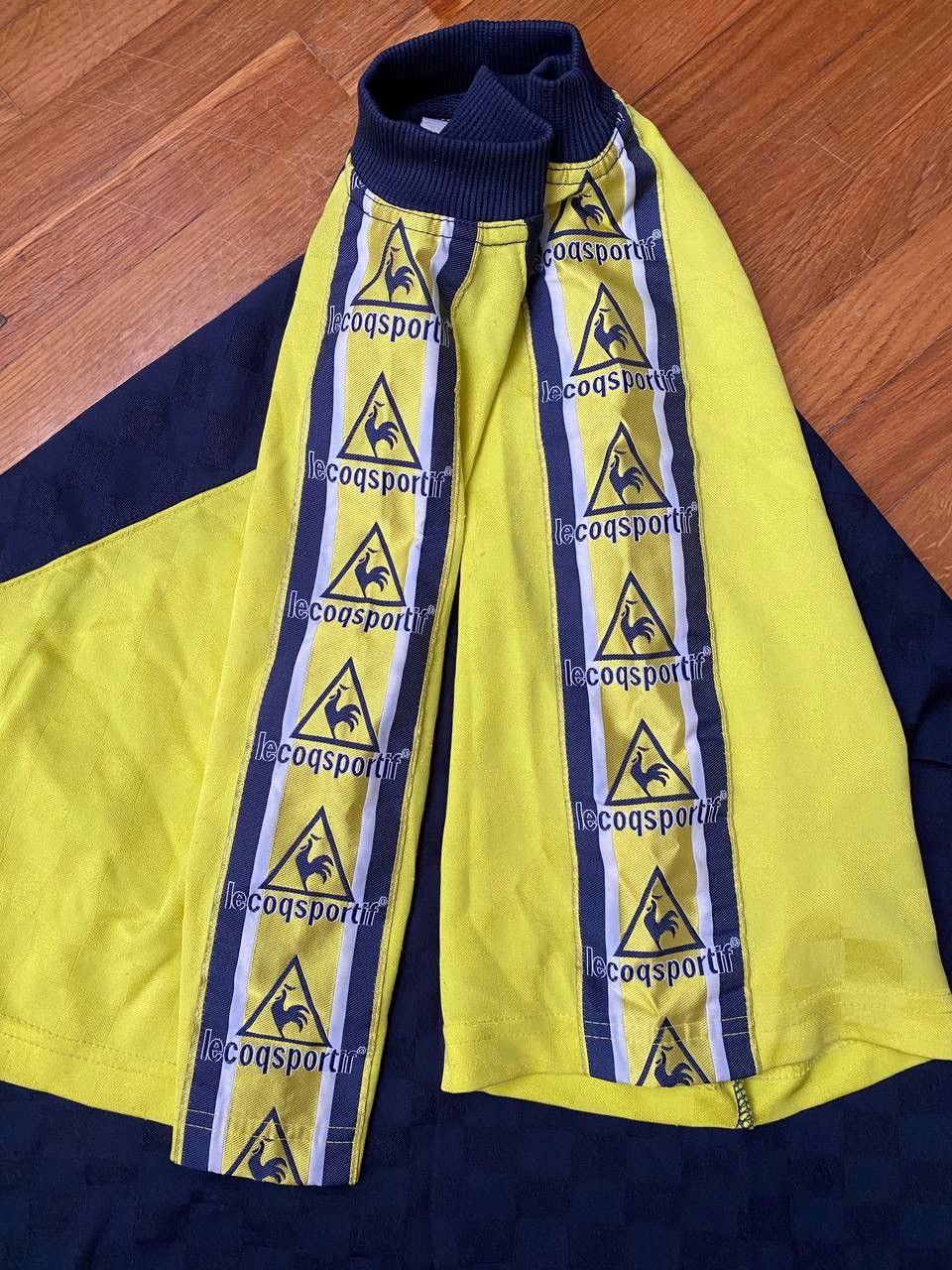 Le Coq Sportif Le Coq Sportif soccer jersey sport tee Size US XL / EU 56 / 4 - 4 Thumbnail