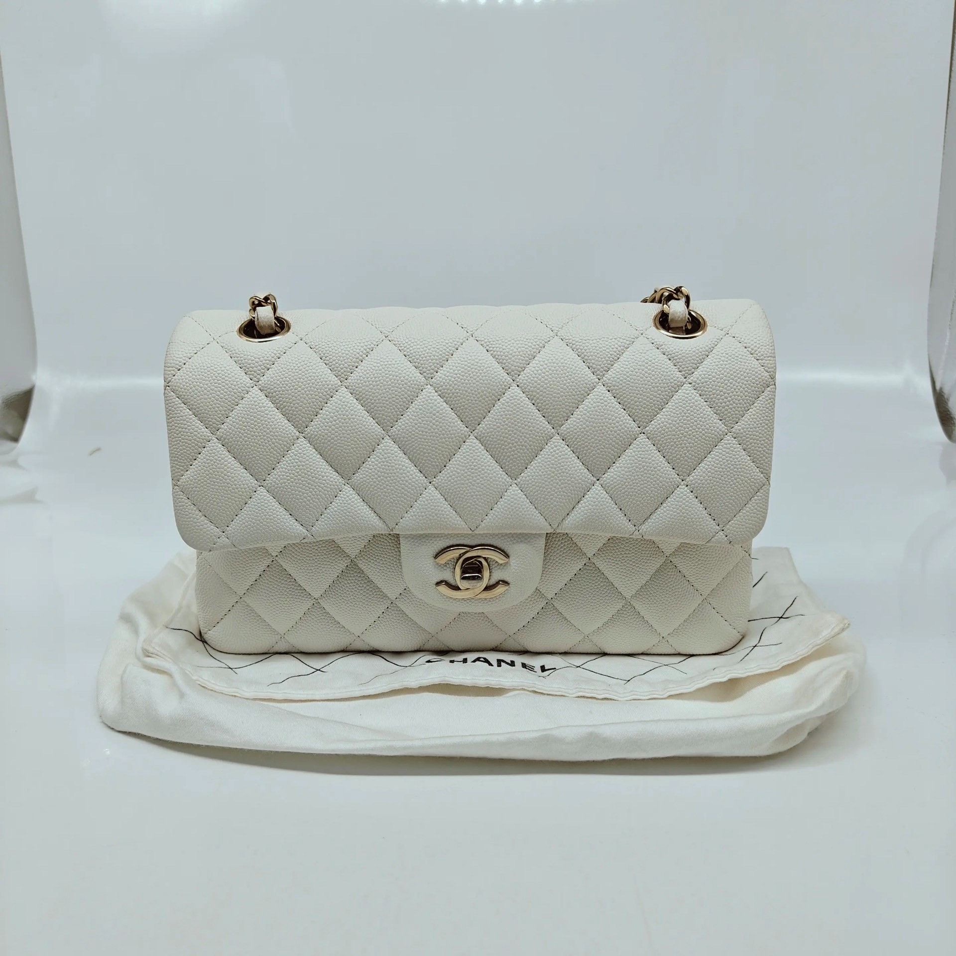 Chanel Pre-loved Bag Very good condition Size ONE SIZE - 1 Thumbnail