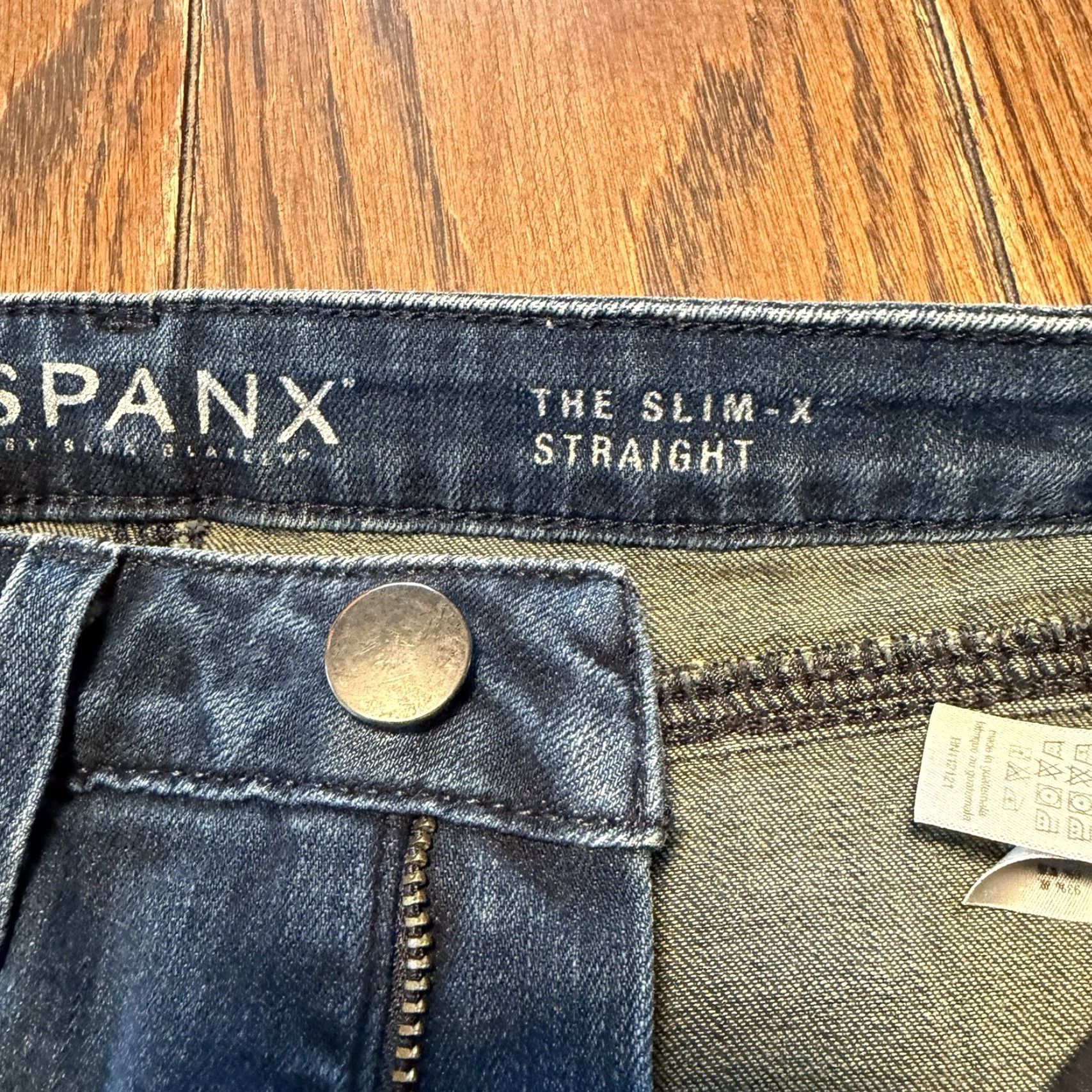 Spanx Spanx The Slim X Straight Leg Jeans Size 28 Dark Wash Stretch Denim Women Regular 31 In Inseam Slimming Size 28" / US 6 / IT 42 - 5 Thumbnail