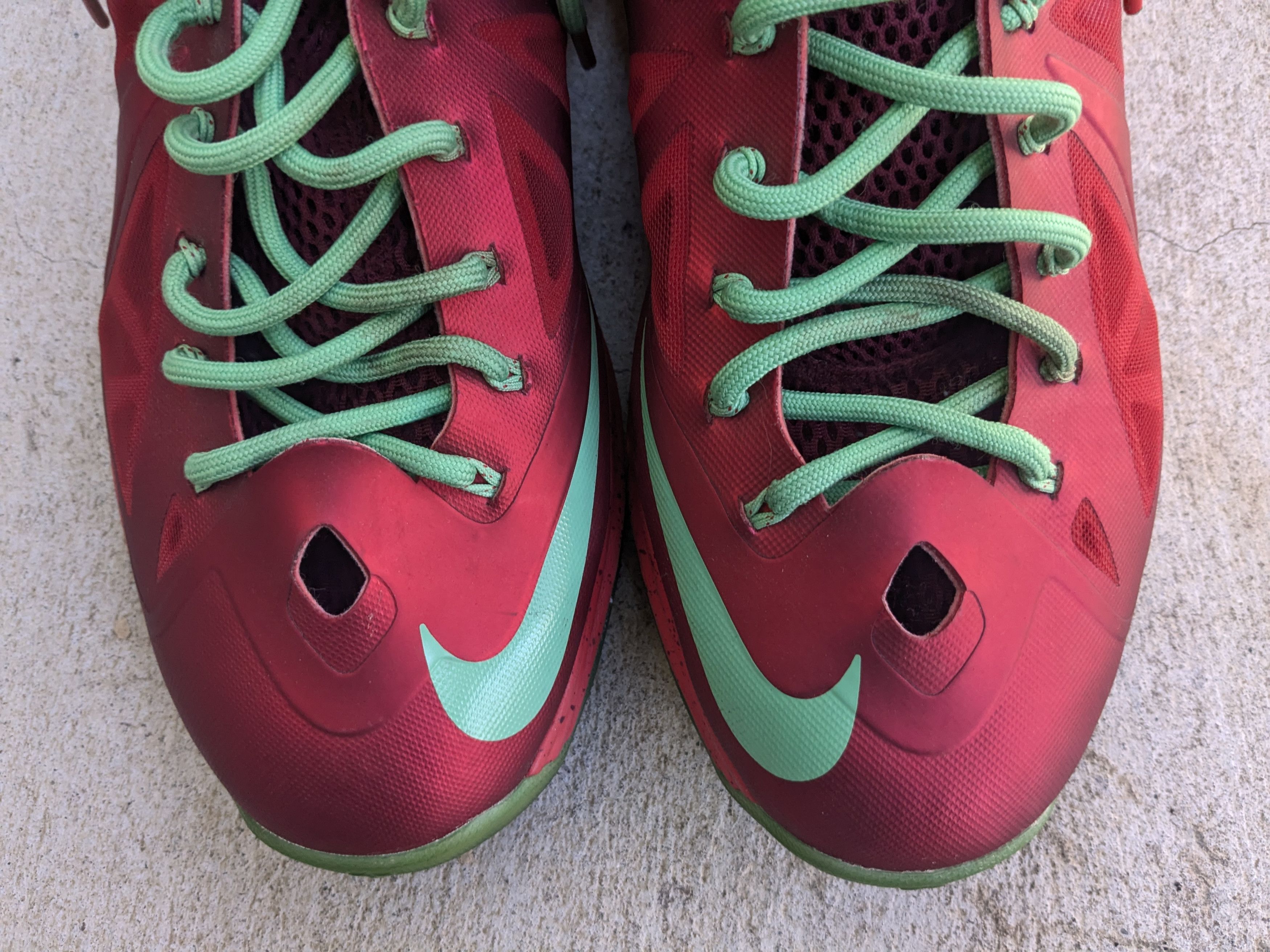 Nike Nike LeBron 10 Christmas 541100-600 Red Green Size US 11 / EU 44 - 5 Thumbnail