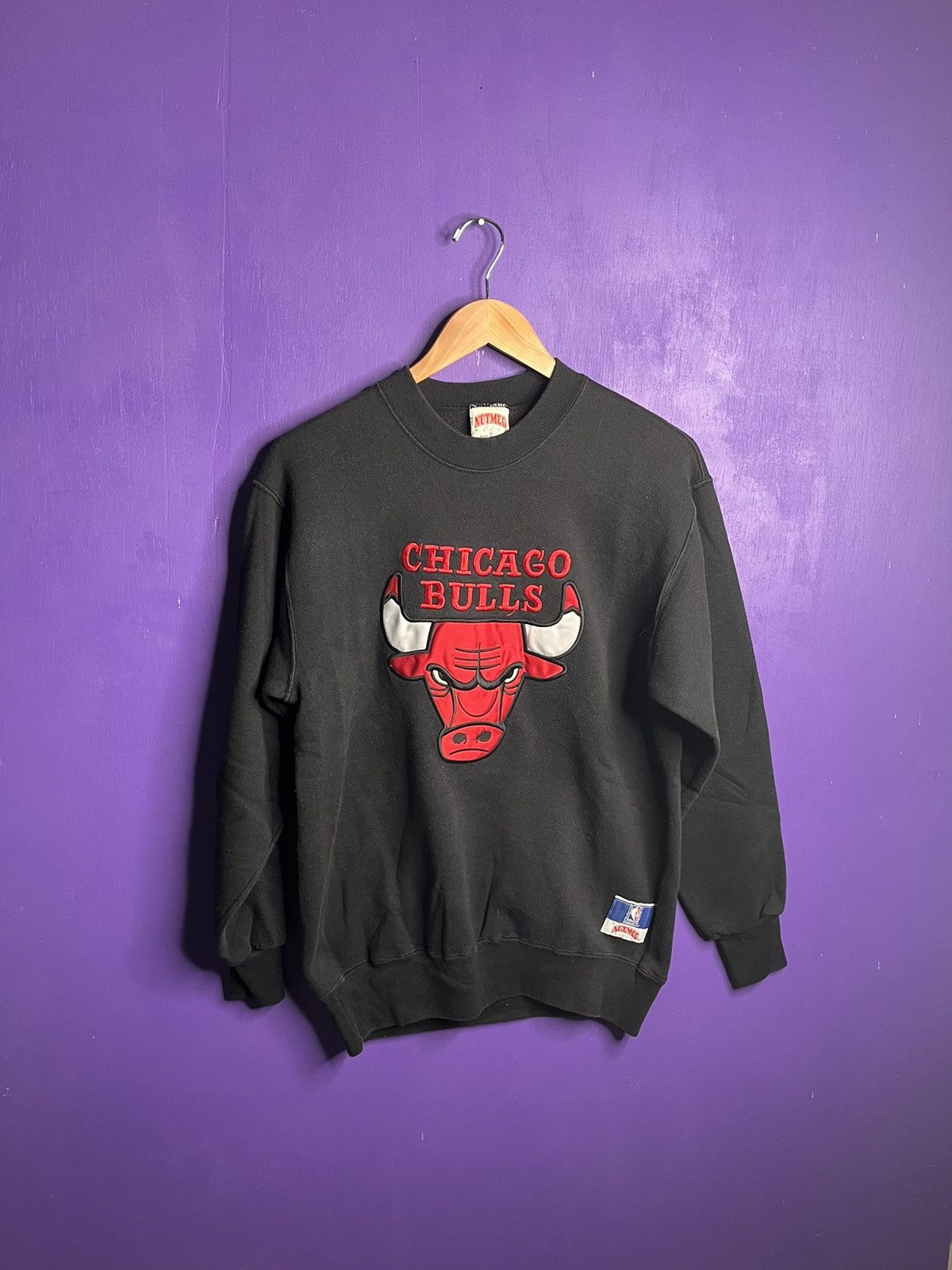 NBA × Nutmeg × Vintage Vintage 90s Nutmeg Chicago bulls logo crewneck Size US M / EU 48-50 / 2 - 1 Thumbnail