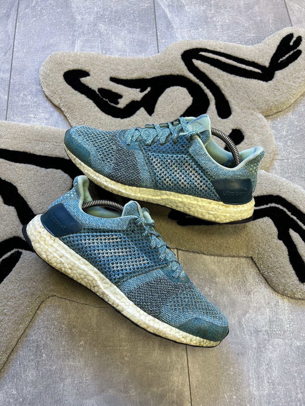 Adidas Women’s Adidas UltraBoost sneakers low top size 41 running Size US 9 / IT 39 - 2 Thumbnail