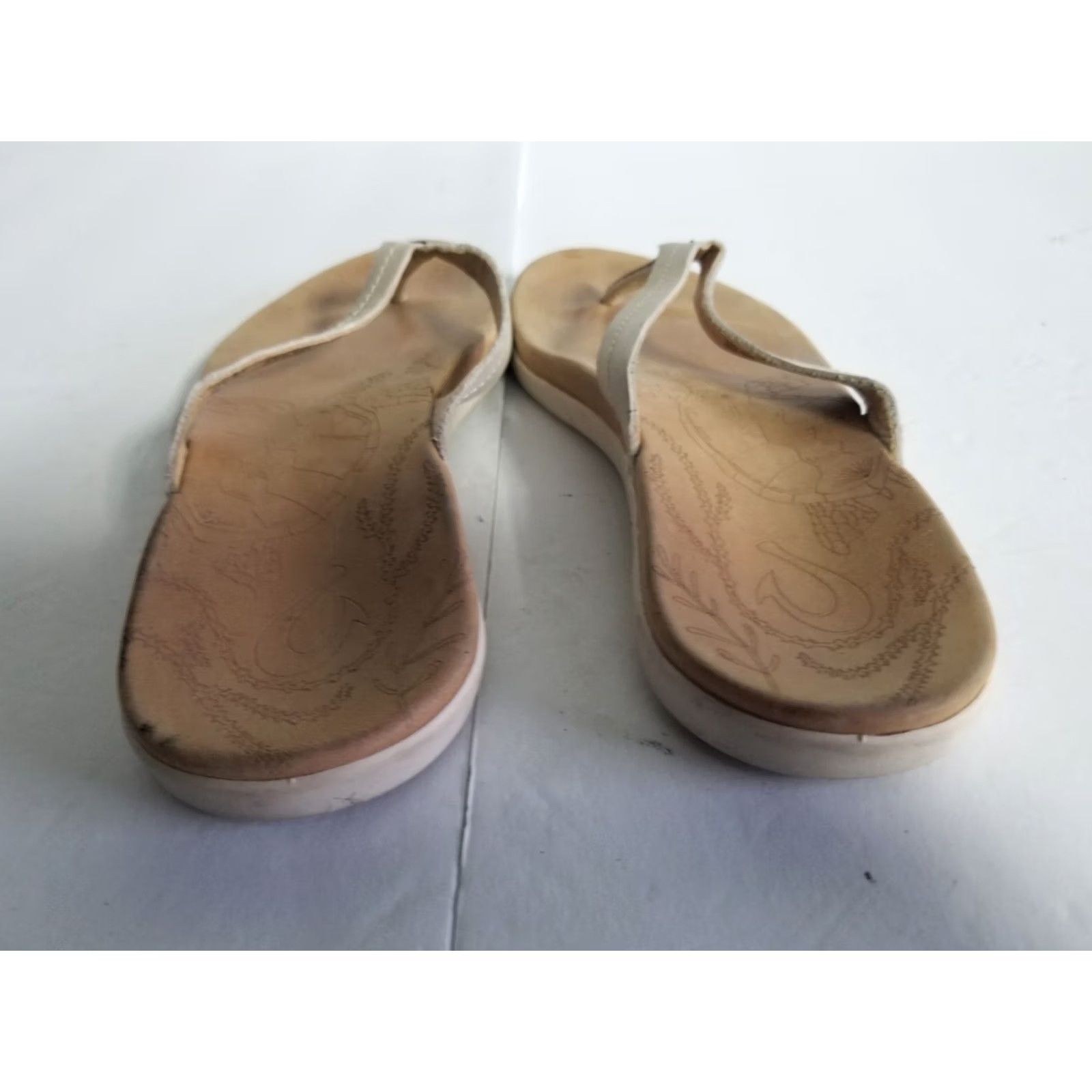 Olukai OluKai Honu Beige Leather Flip Flop Sandal Women Size 9 Size US 9 / IT 39 - 3 Thumbnail