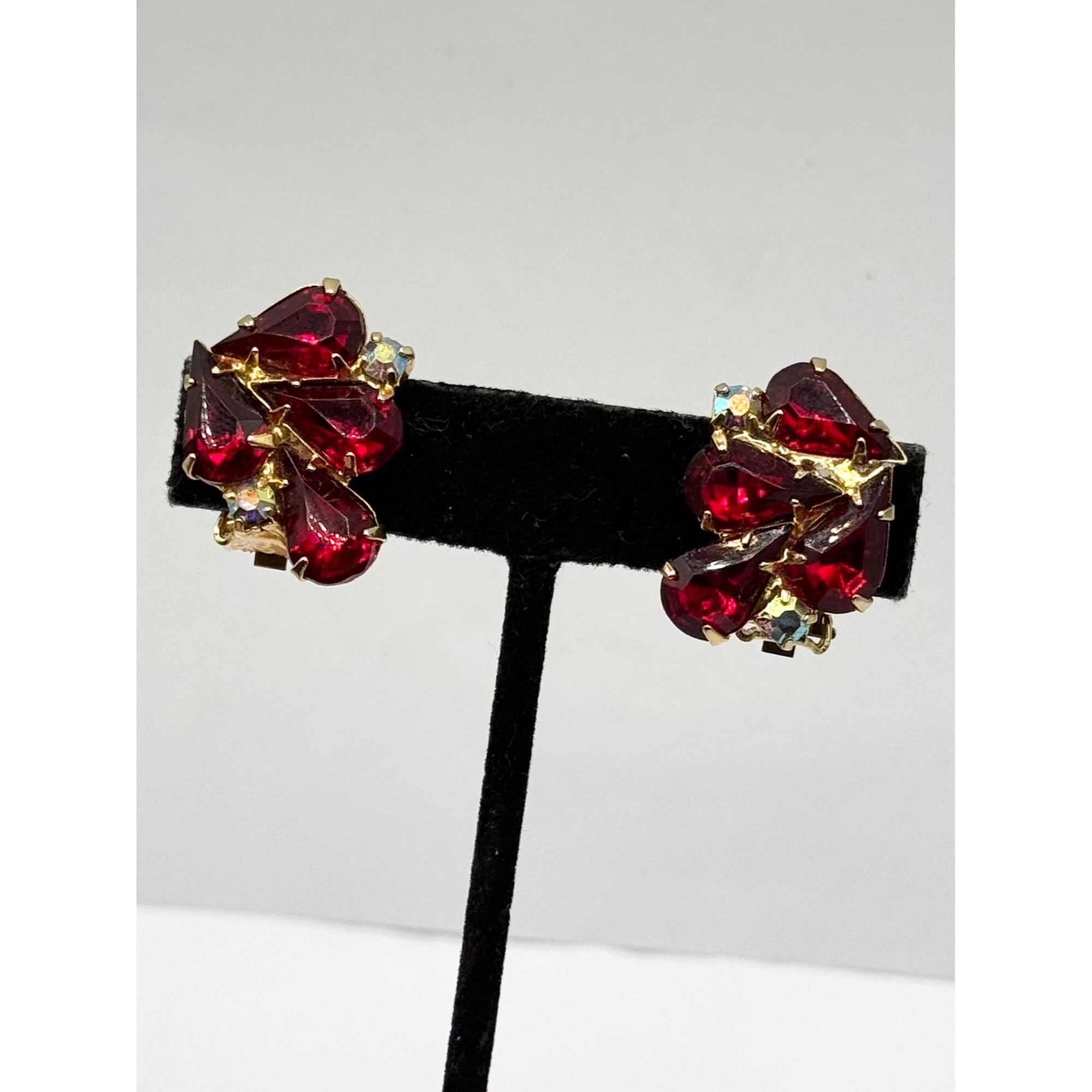 Vintage Vintage red glass rhinestone clip on earrings Size ONE SIZE - 2 Thumbnail