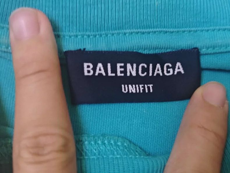 Balenciaga Balenciaga Letter Printed Pattern Ripped Round Neck Short Size US XS / EU 42 / 0 - 5 Thumbnail