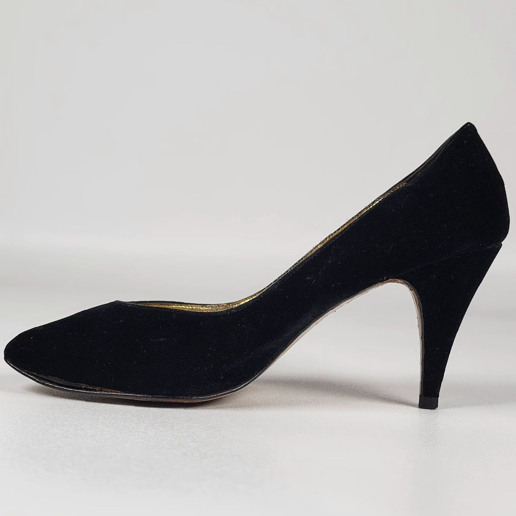 Vintage Nina Kitten Heels Black Velvet Women's Size 7 M Shoes Dressy Vintage Pump Pointed Toe Slip On Leather Modern 90s Wedding Size M / US 6-8 / IT 42-44 - 5 Thumbnail