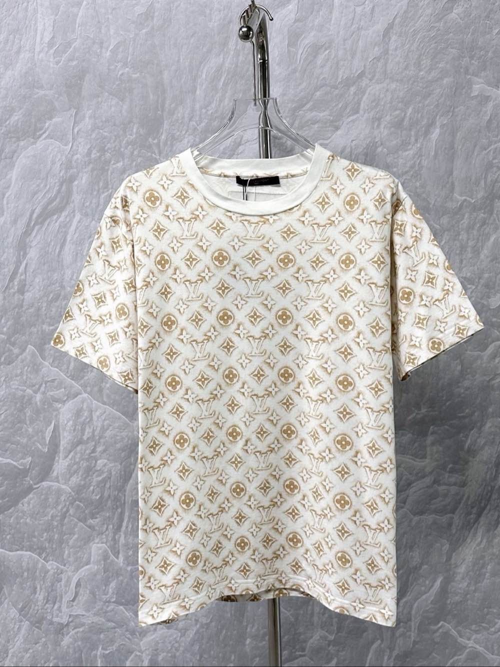 Louis Vuitton Louis Vuitton Monogram Short Sleeve T-Shirt Size XL Size US XL / EU 56 / 4 - 1 Thumbnail