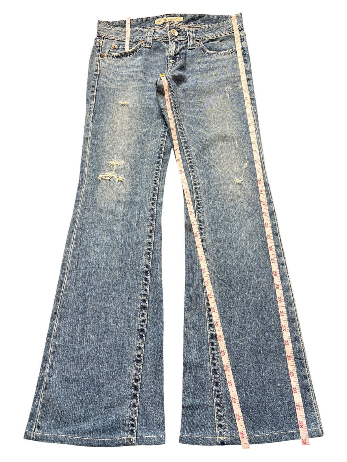 Uniqlo Vintage Uniqlo Faded Wash Distressed Flare Jeans Size 30" / US 8 / IT 44 - 7 Thumbnail