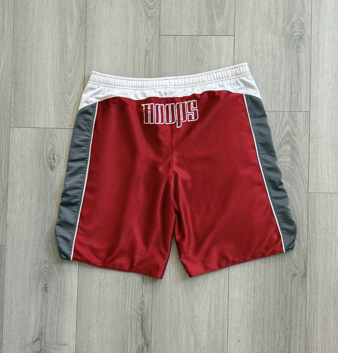 Nike Mid 00s Nike “Hoops” Reversible Red & Gray Basketball Shorts Size US 36 / EU 52 - 2 Thumbnail