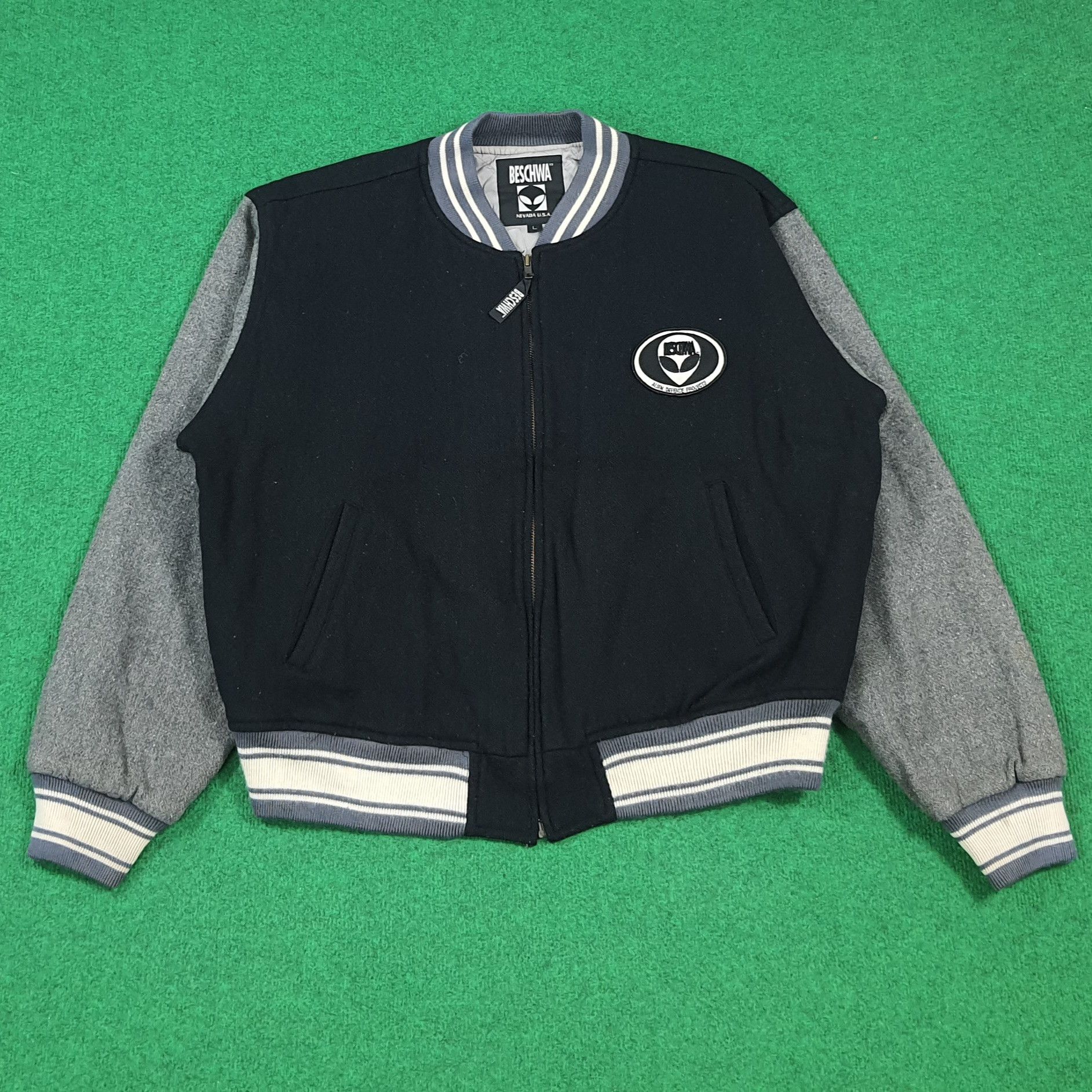 Vintage Vintage 90s Beschwa Alien Varsity Rare Bomber C290N31 Size US L / EU 52-54 / 3 - 3 Thumbnail