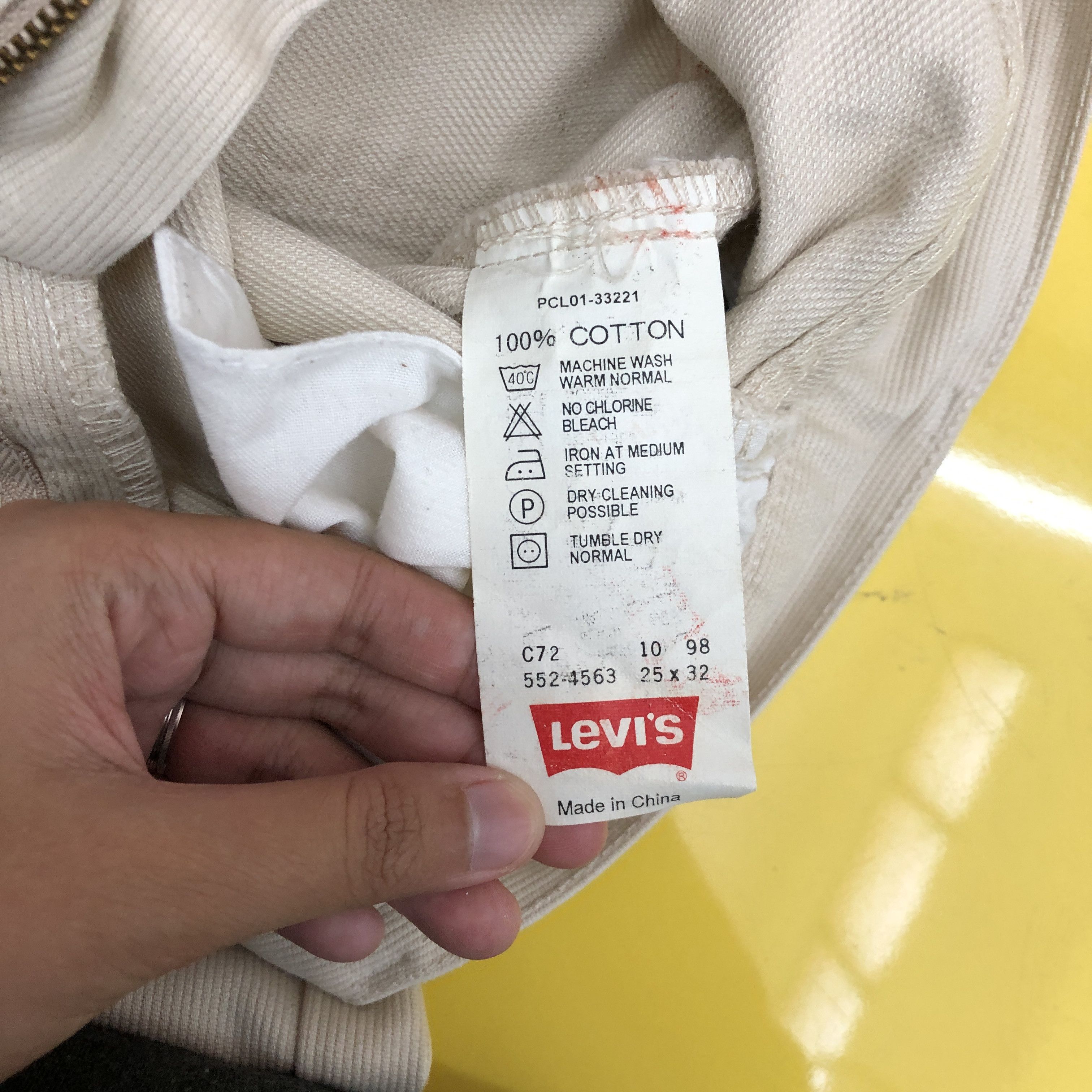 Levi's Vintage 90s Levis 552 Beige Jeans Levi's Corduroy Denim Size 24" / US 00 / IT 34 - 9 Thumbnail