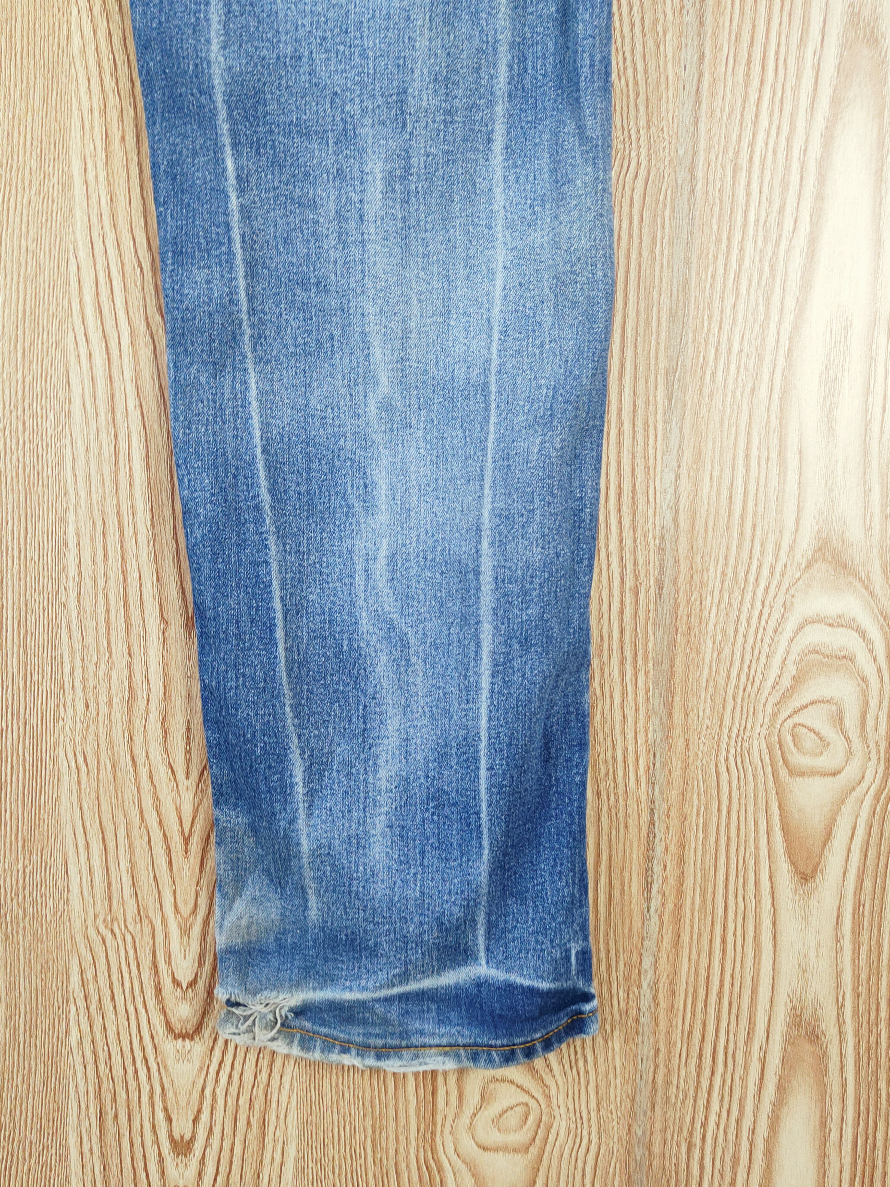 Japanese Brand Uniqlo japan Blue faded Distressed Ripped Jeans #W613 Size US 33 - 12 Thumbnail