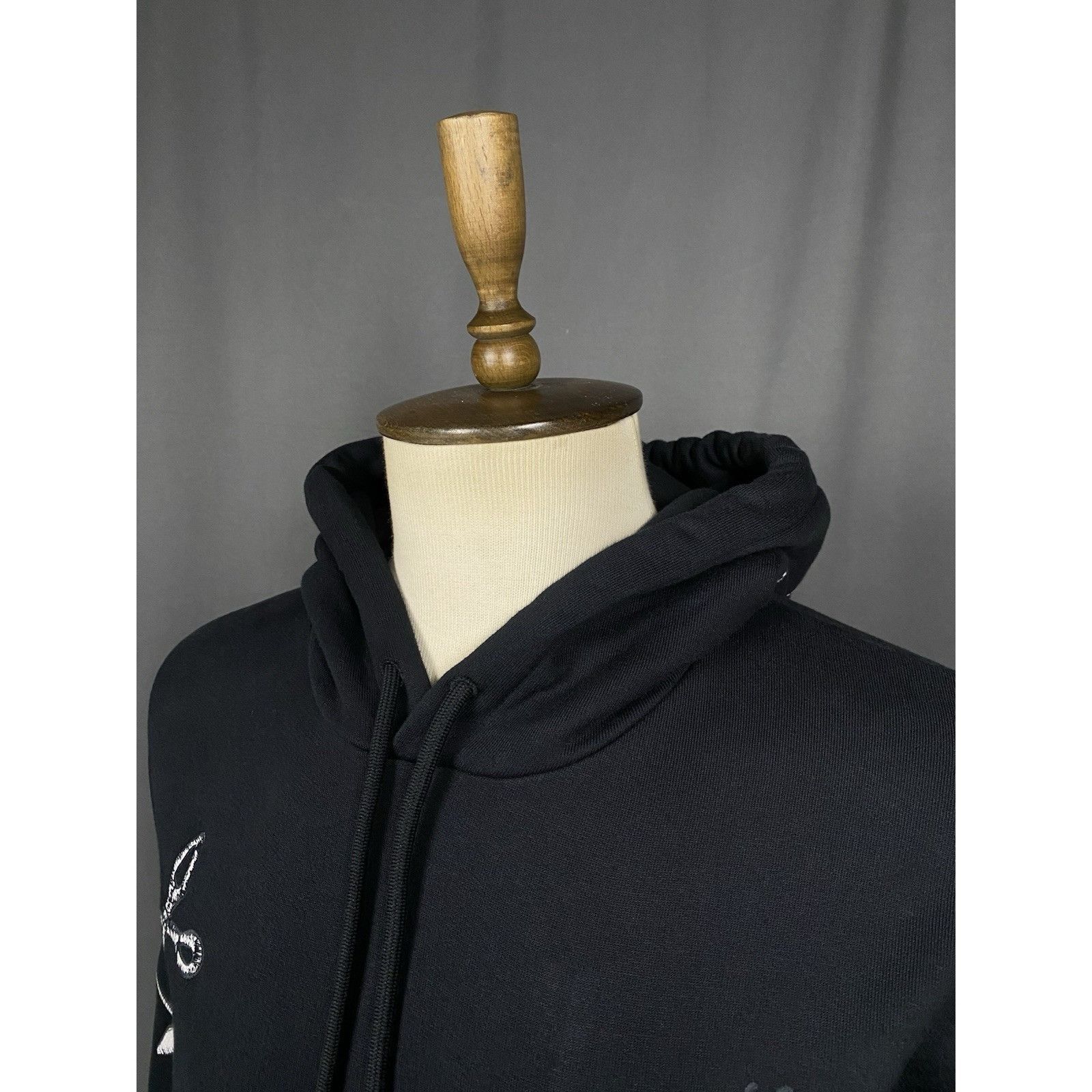 Louis Vuitton NWT Louis Vuitton Multi-Tools Embroidered Men's Black Hoodi Size US XXL / EU 58 / 5 - 5 Thumbnail