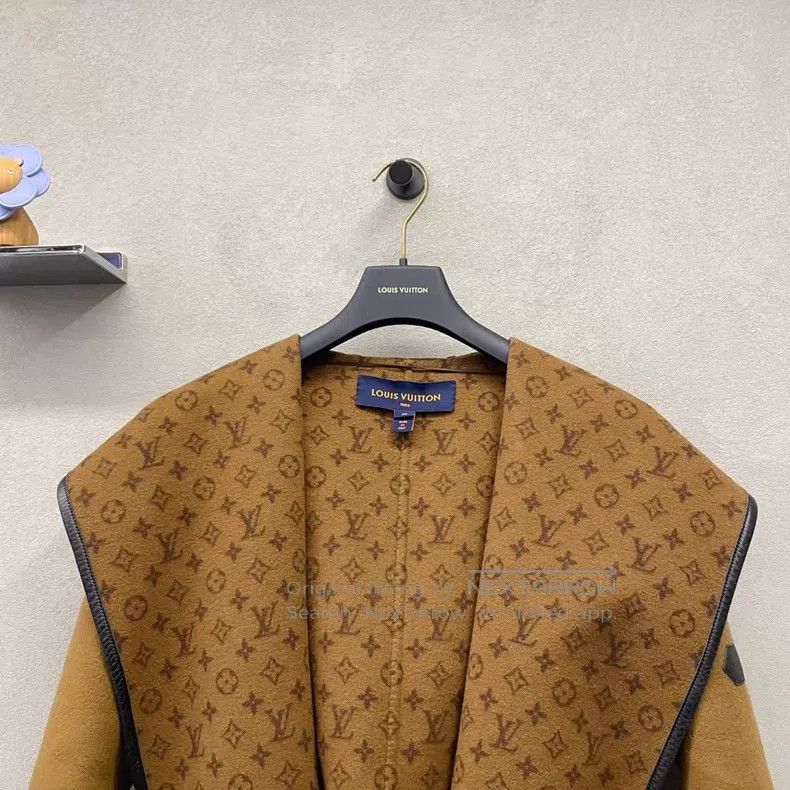 Louis Vuitton Louis Vuitton Brown cropped coat Size XS / US 0-2 / IT 36-38 - 4 Thumbnail