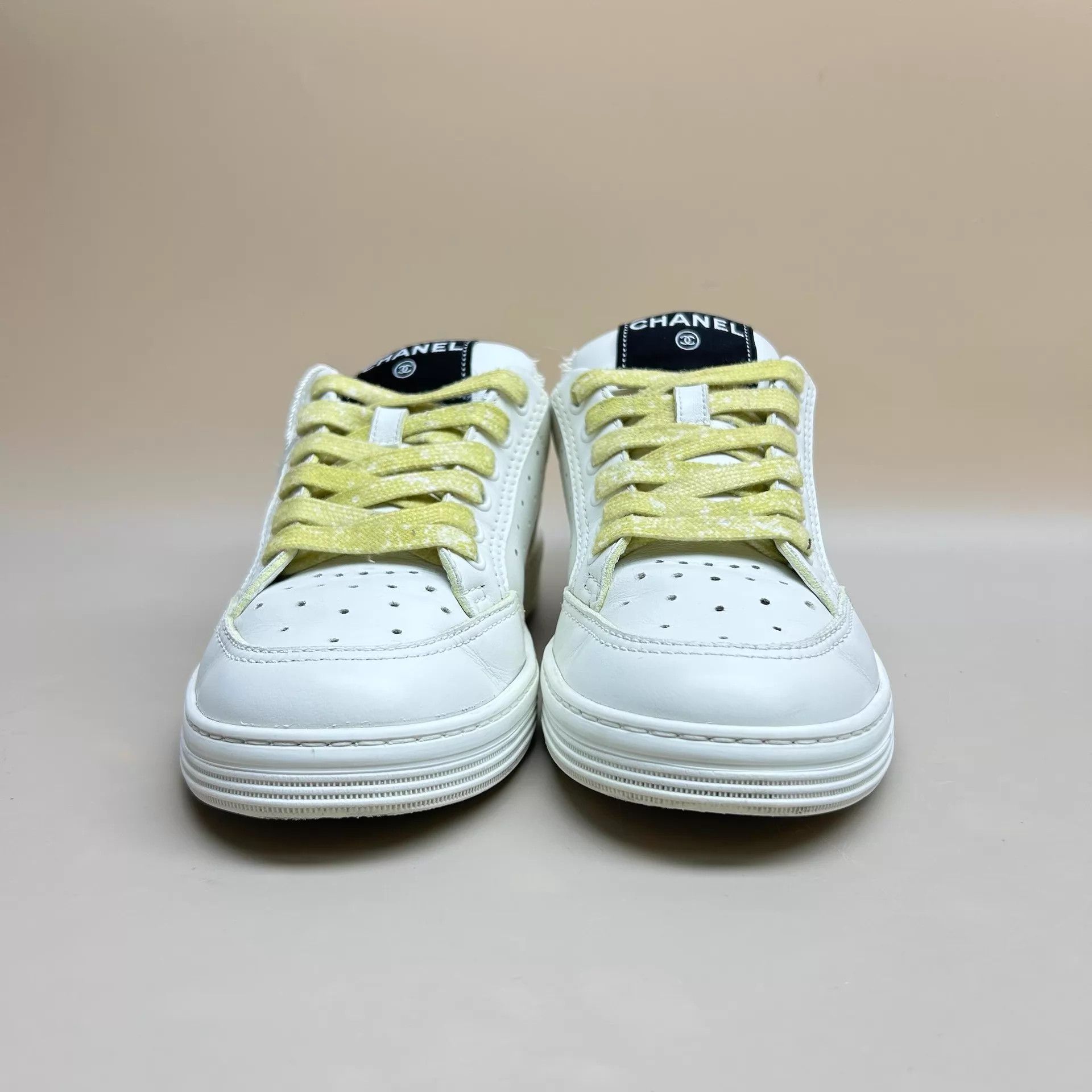 Chanel CHANEL White & Green CC Logo Sneaker 37 Size US 6.5 / IT 36.5 - 3 Thumbnail