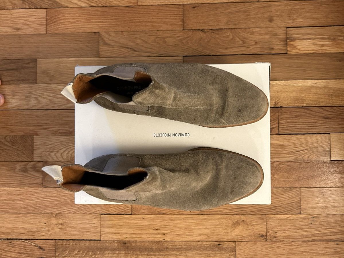 Common Projects Common Projects Suede Chelsea Boots in Taupe sz 42 Size US 9 / EU 42 - 7 Thumbnail