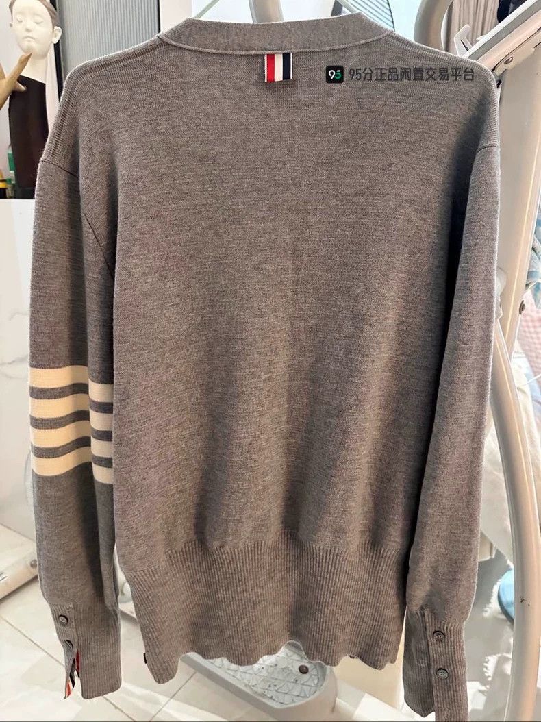 Thom Browne Thom Browne A long sleeve sweater Size US M / EU 48-50 / 2 - 3 Thumbnail