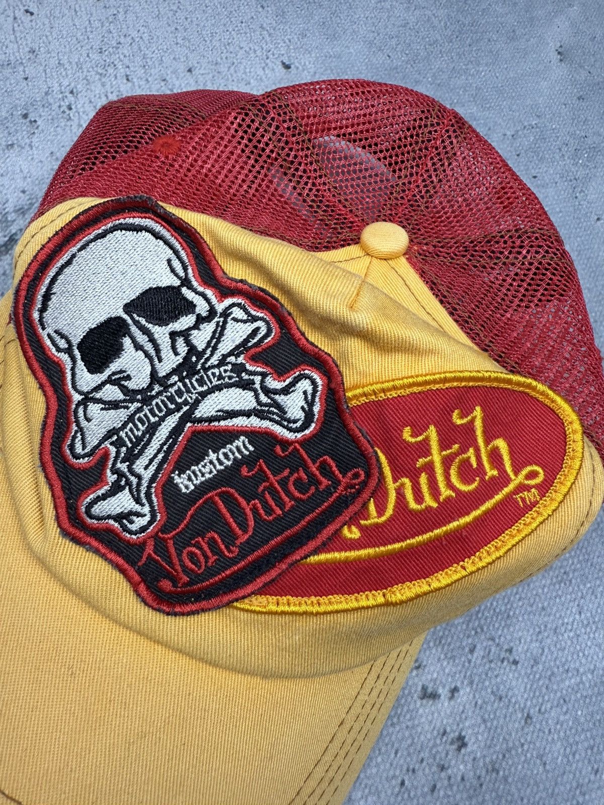 Von Dutch Vintage Von Dutch Skull Patch Red Yellow Mesh Trucker Cap Size ONE SIZE - 2 Thumbnail