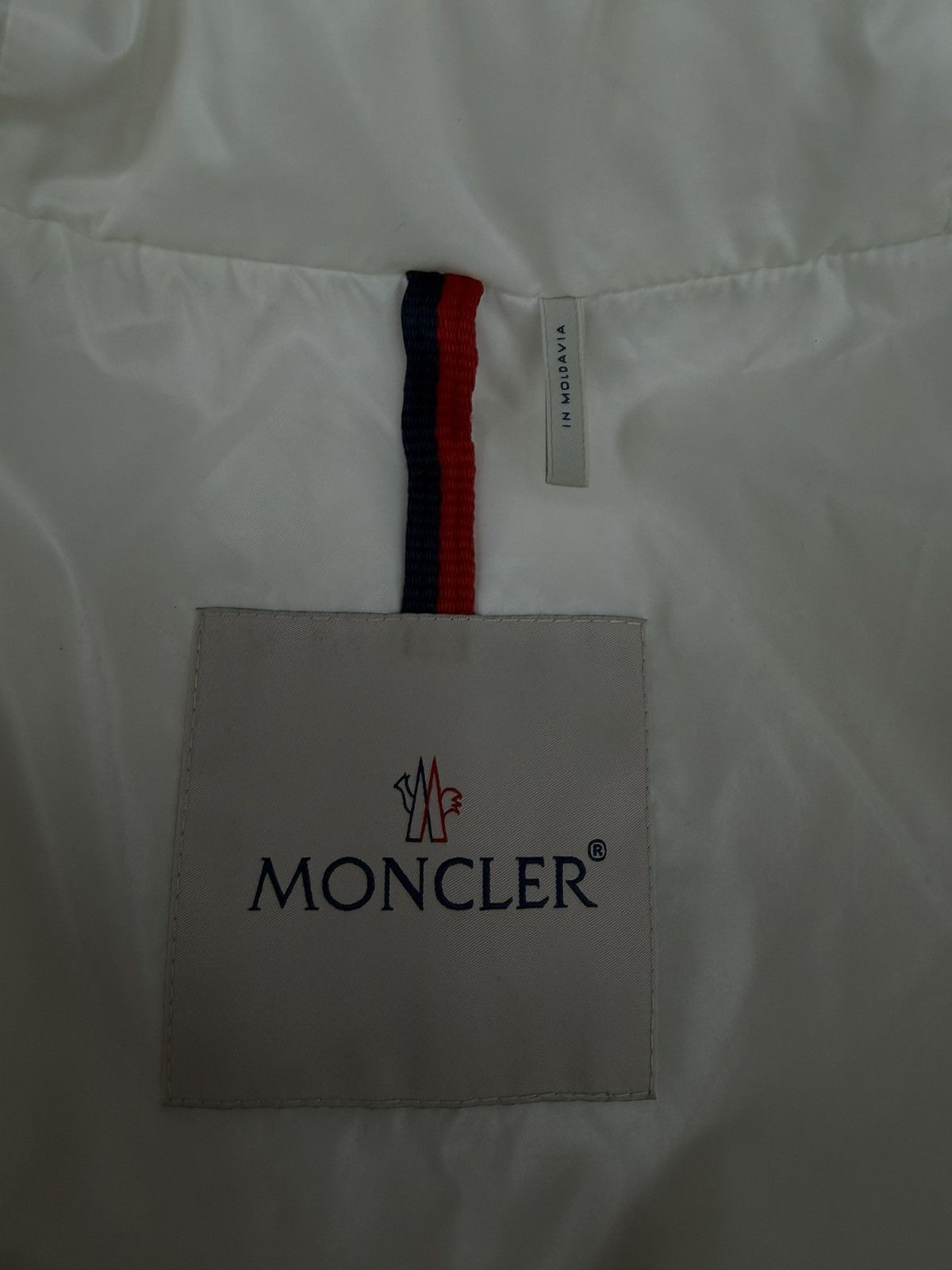 Moncler Size M/2 - Moncler Dincer Giubbotto Puffer White Size US M / EU 48-50 / 2 - 11 Thumbnail