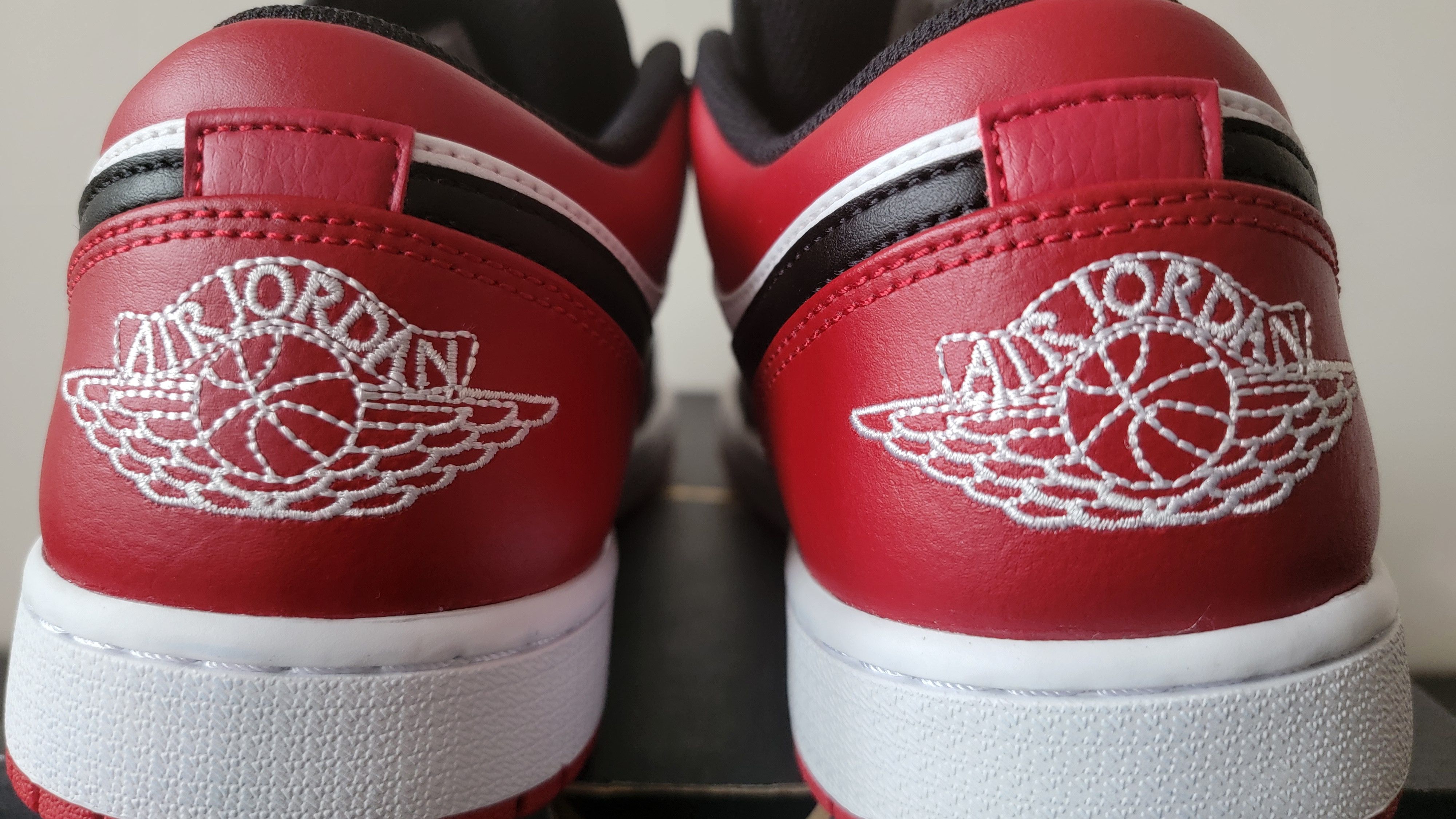 Jordan Brand Air Jordan 1 Low Bred Toe Size US 9.5 / EU 42-43 - 9 Thumbnail