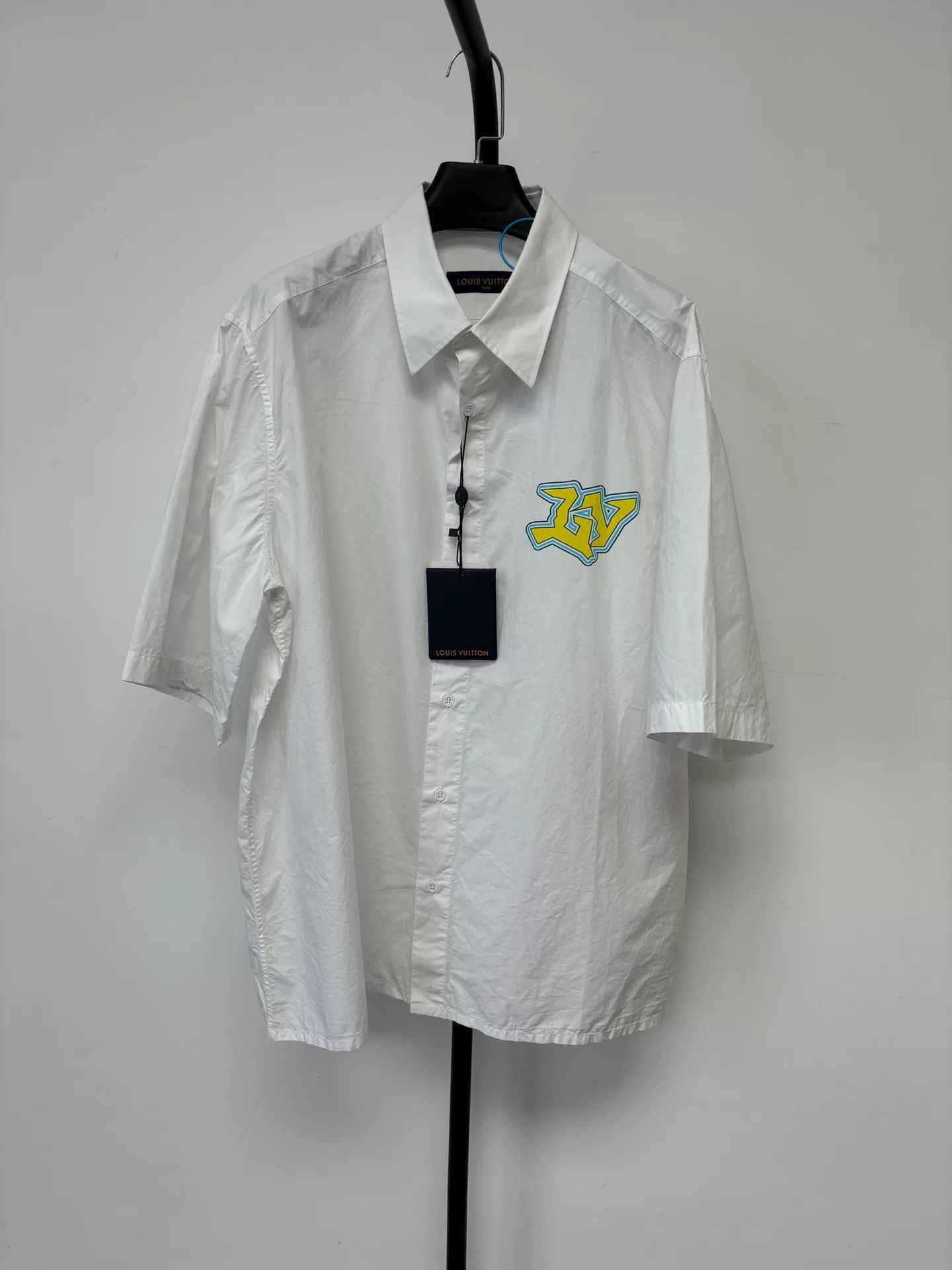 Louis Vuitton louis vuitton logo print short sleeve shirt Size US XL / EU 56 / 4 - 1 Thumbnail