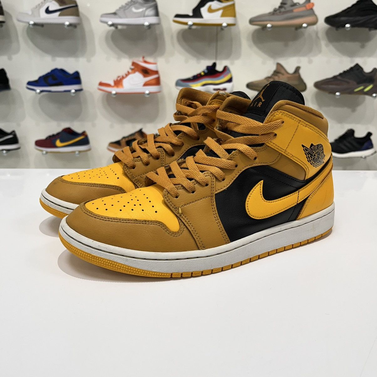 Nike Air Jordan 1 Mid Chutney Taxi (W) Size US 12 / IT 42 - 2 Thumbnail