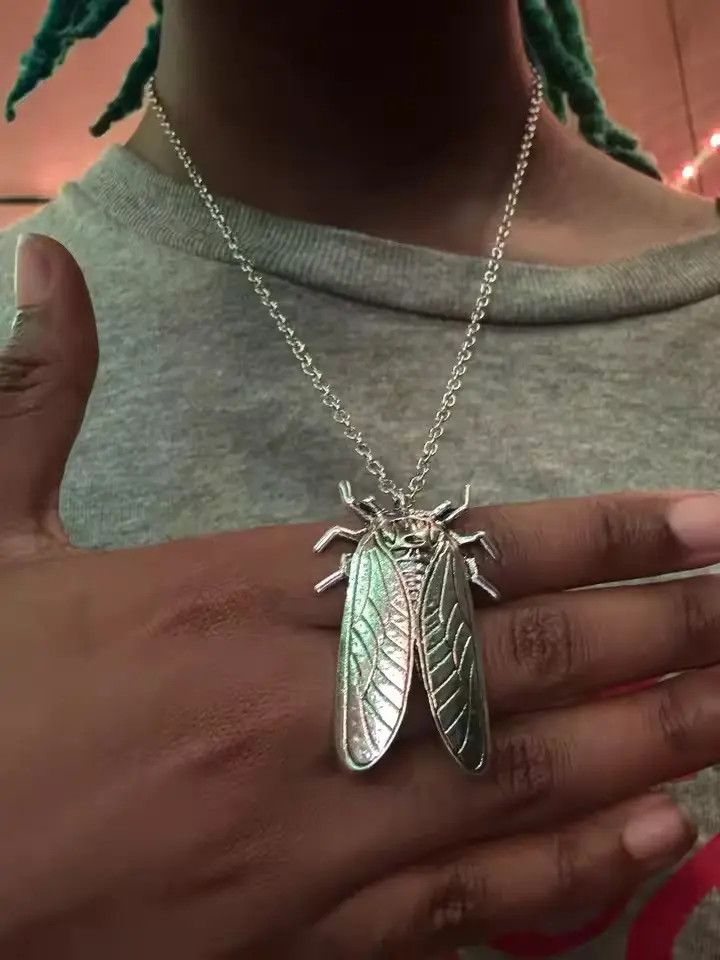 Jewelry Metal Insect Pendant Necklace Size ONE SIZE - 1 Thumbnail