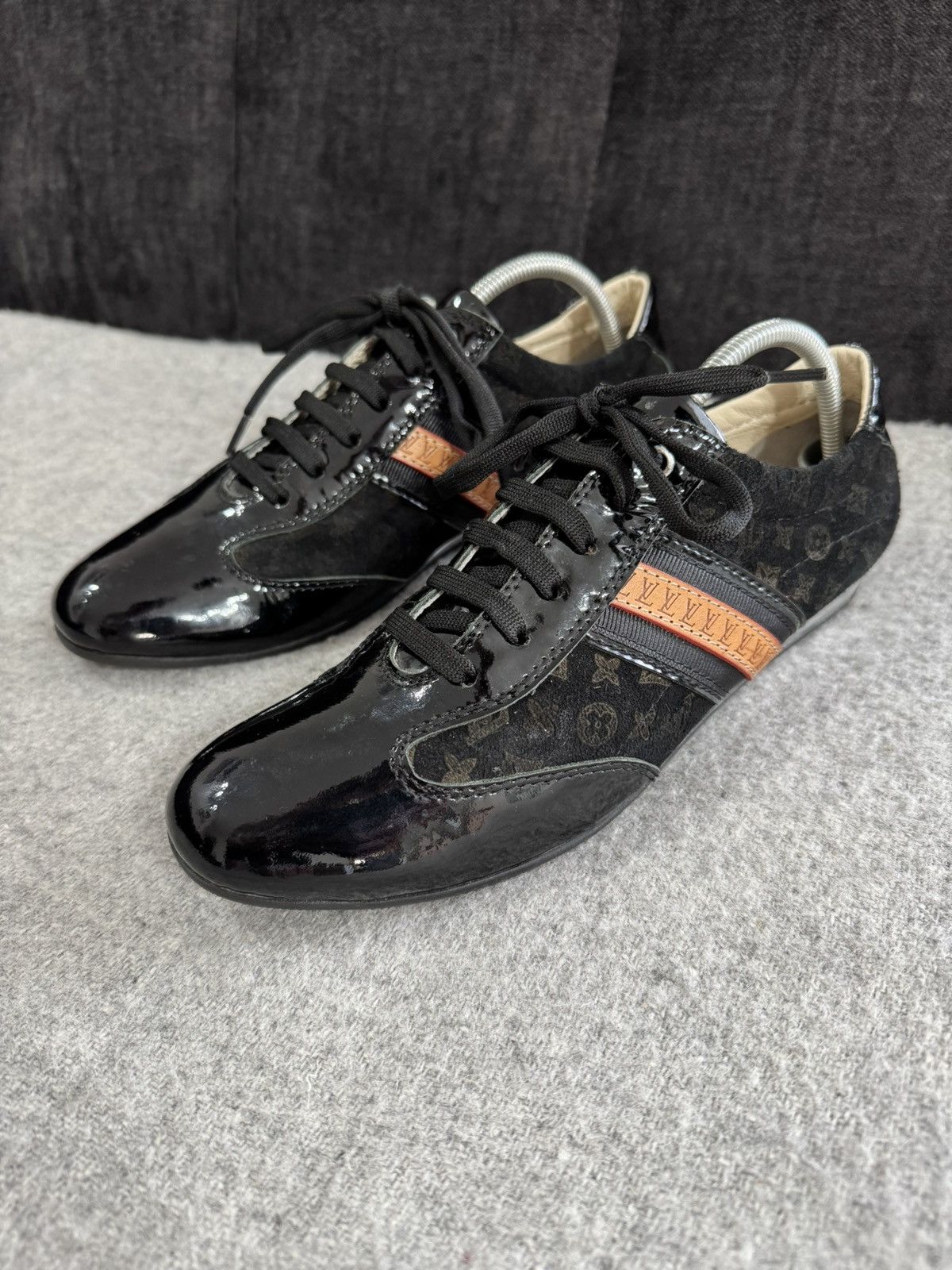 Louis Vuitton Louis Vuitton Paris LV monogram leather low sneakers 38 shoe Size US 8 / IT 38 - 4 Thumbnail