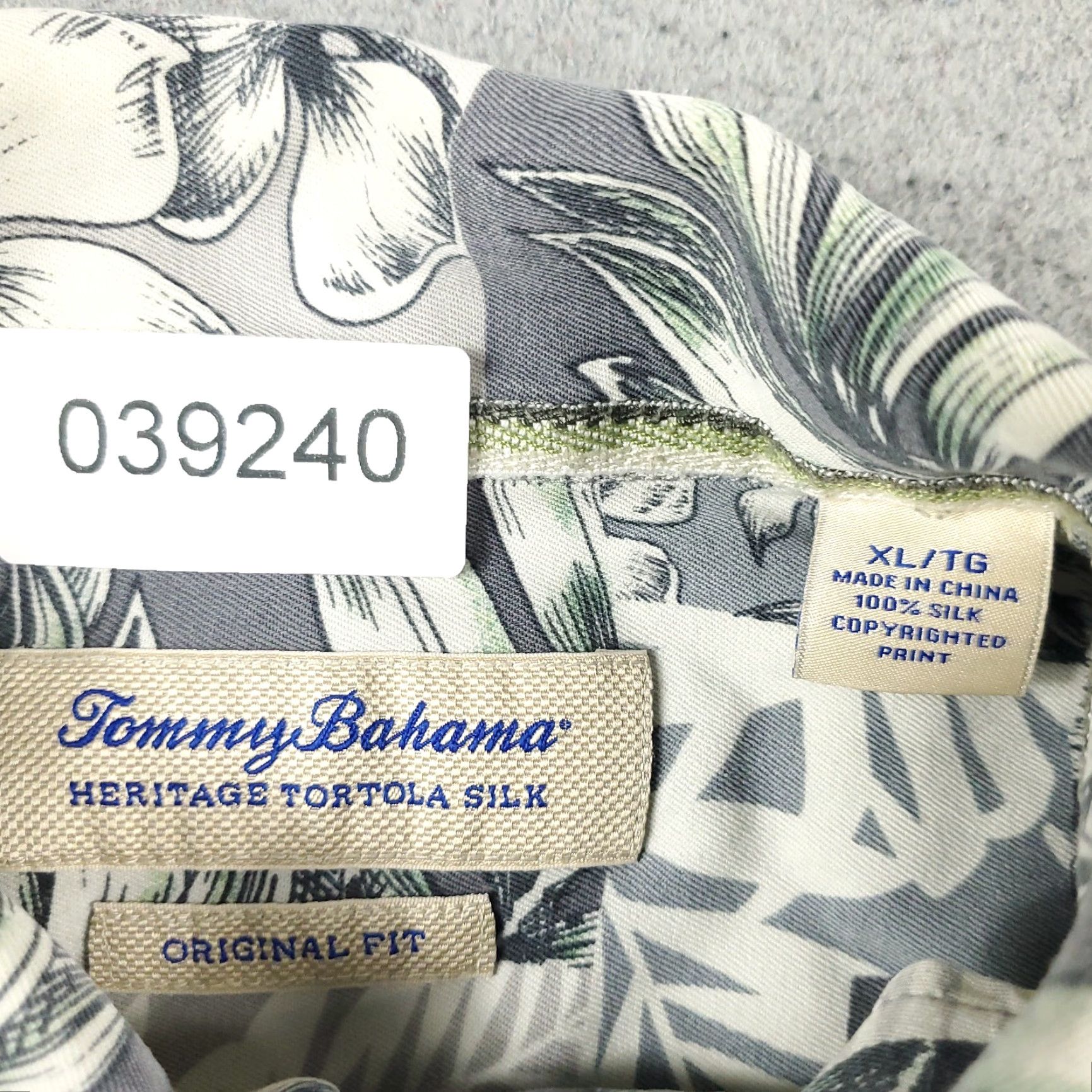 Tommy Bahama Tommy Bahama Shirt Mens XL Gray Hawaiian Floral Button-Up Short Sleeve Size US XL / EU 56 / 4 - 8 Thumbnail
