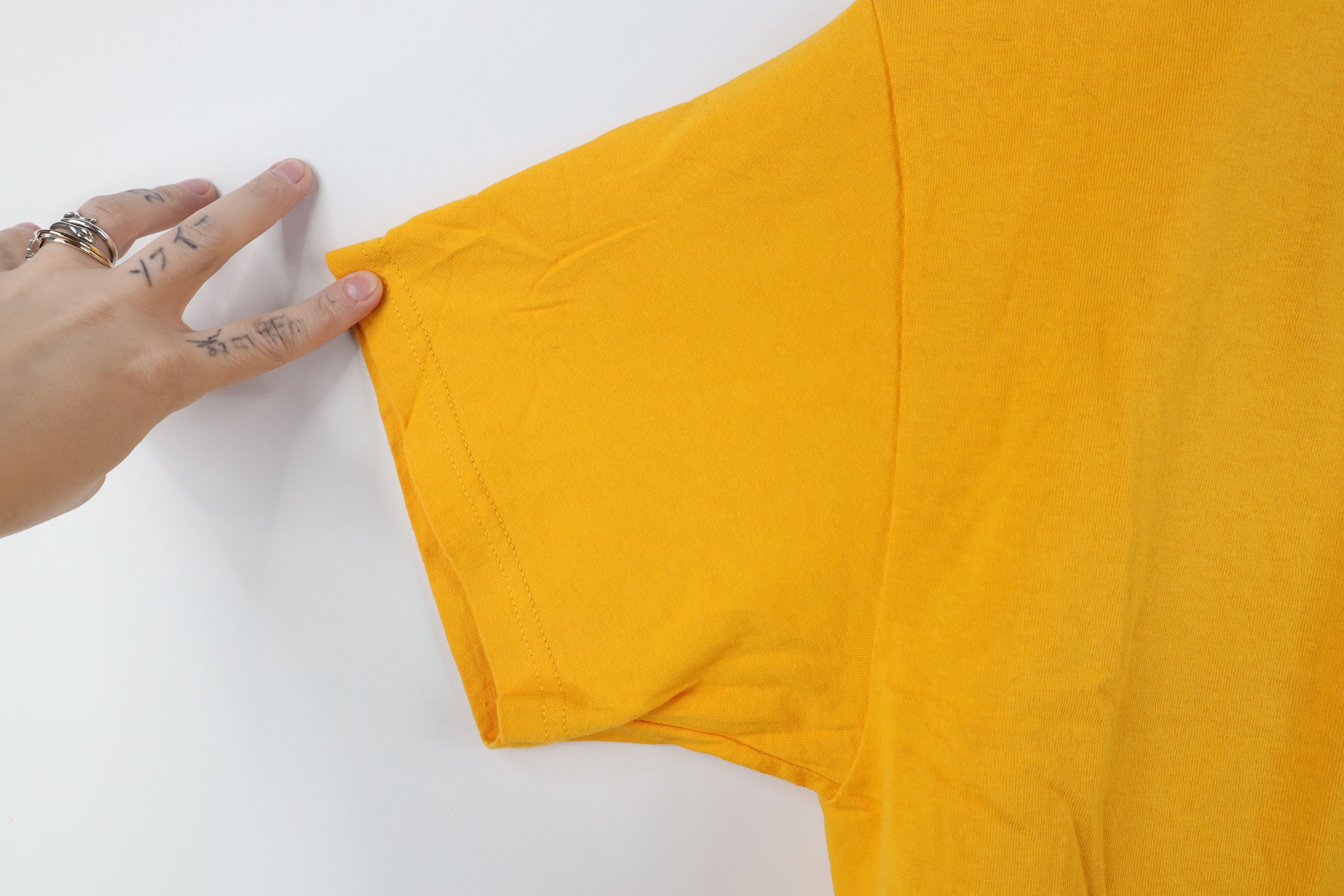 Vintage Vintage 90s Boise Marketing Services T-Shirt Yellow USA Size US L / EU 52-54 / 3 - 6 Thumbnail