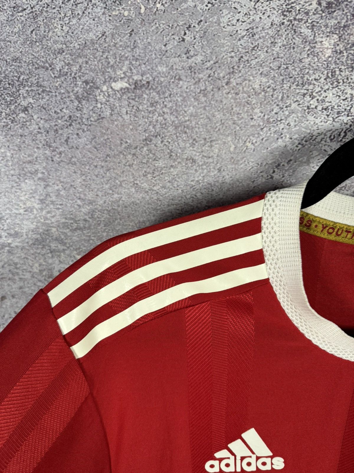 Adidas × Vintage R.VARANE Vintage Manchester United 2021/22 Adidas Jersey XL Size US XL / EU 56 / 4 - 7 Thumbnail