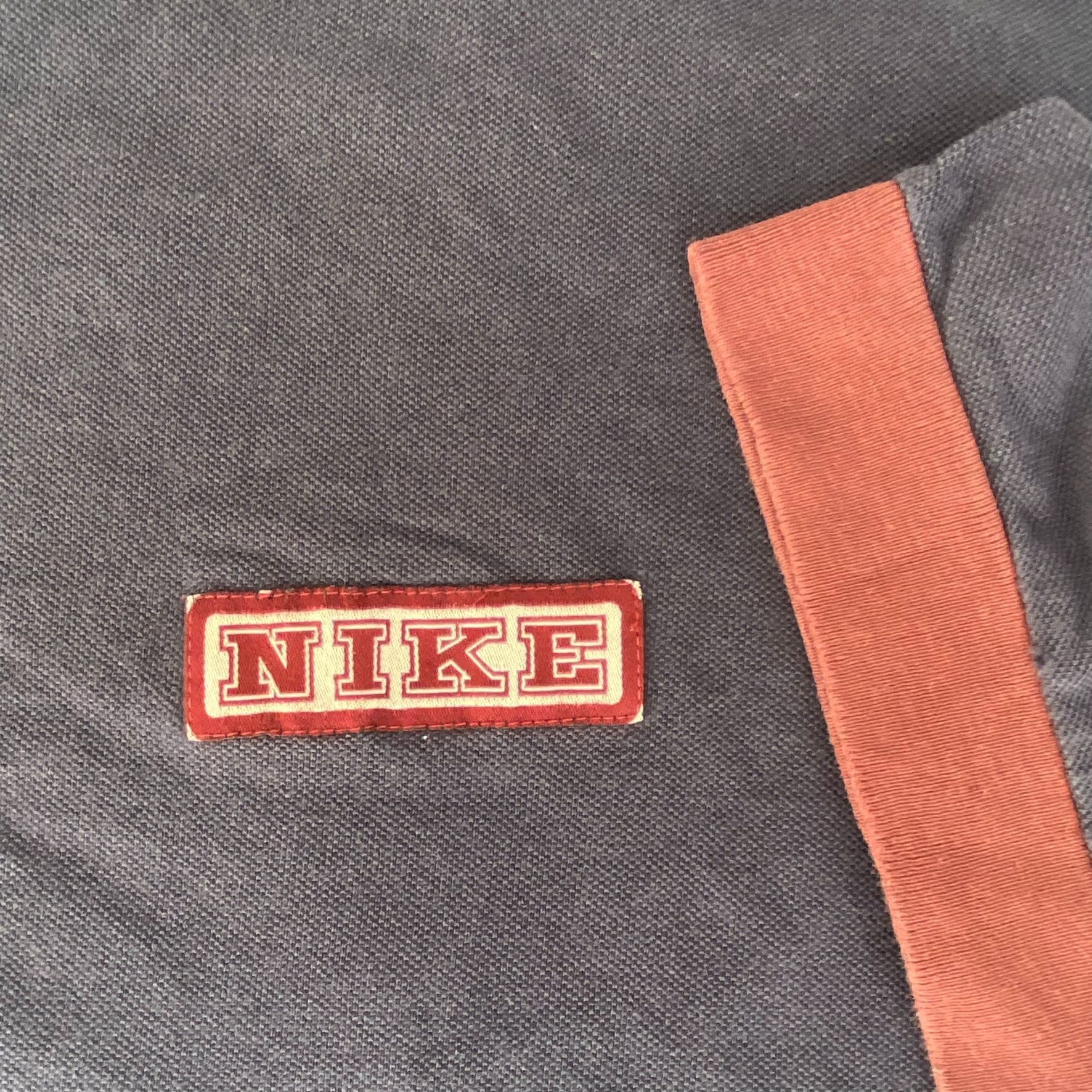 Nike Vintage 90s Nike Center Swoosh Shirt Rare Navy Logo Tee Size US XL / EU 56 / 4 - 6 Thumbnail