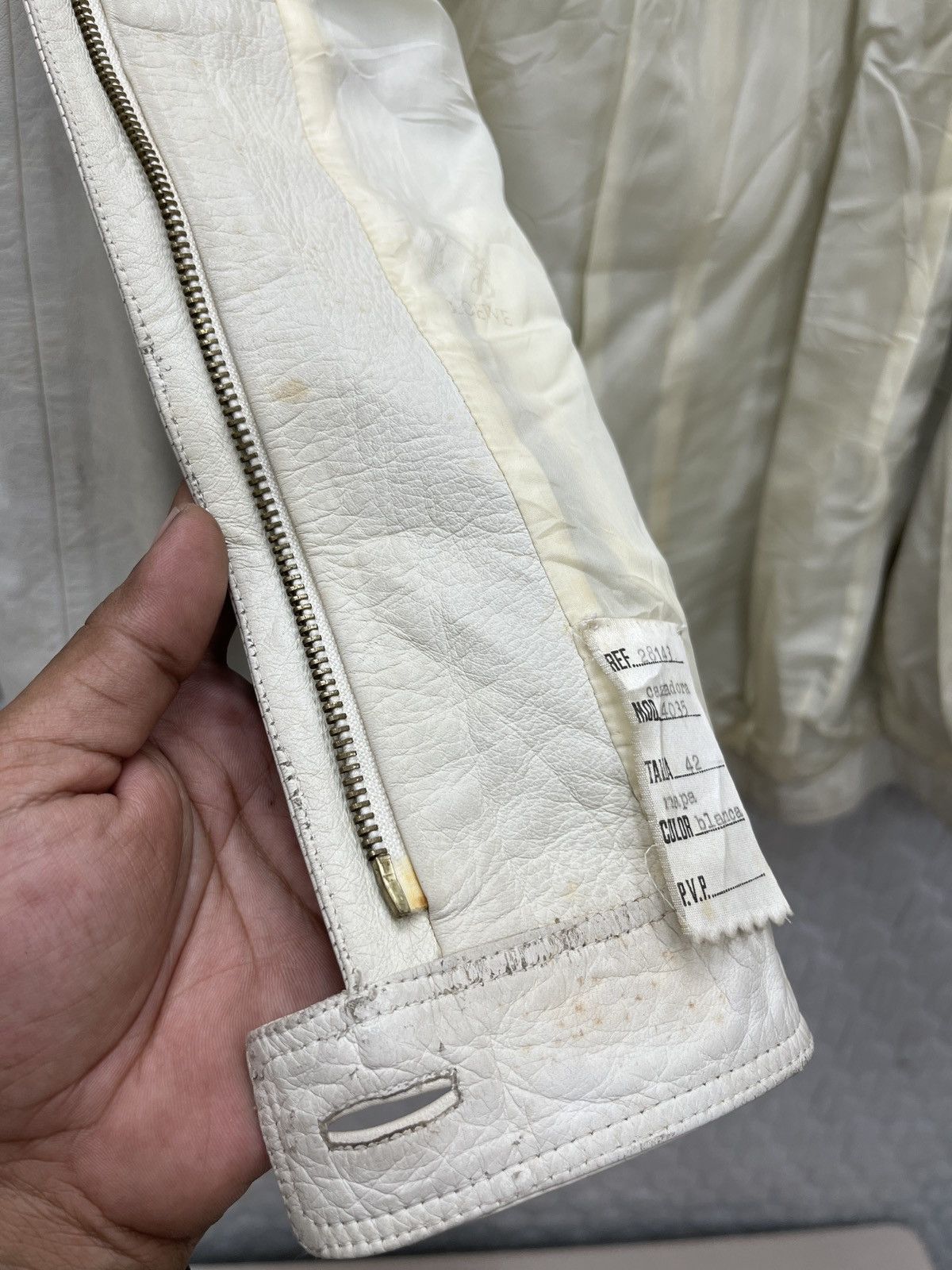 Loewe 🔥🔥🔥STEALS VTG LOEWE LEATHER JACKET Size S / US 4 / IT 40 - 11 Thumbnail