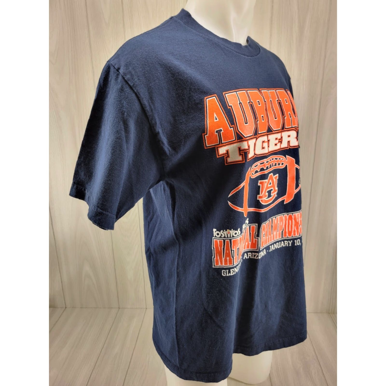 Champion VINTAGE Auburn Tigers 2011 National Champions College BCS Alabama University Tee Shirt L Shirt Men Blue 2010s Football Graphic Tee Size US L / EU 52-54 / 3 - 4 Thumbnail