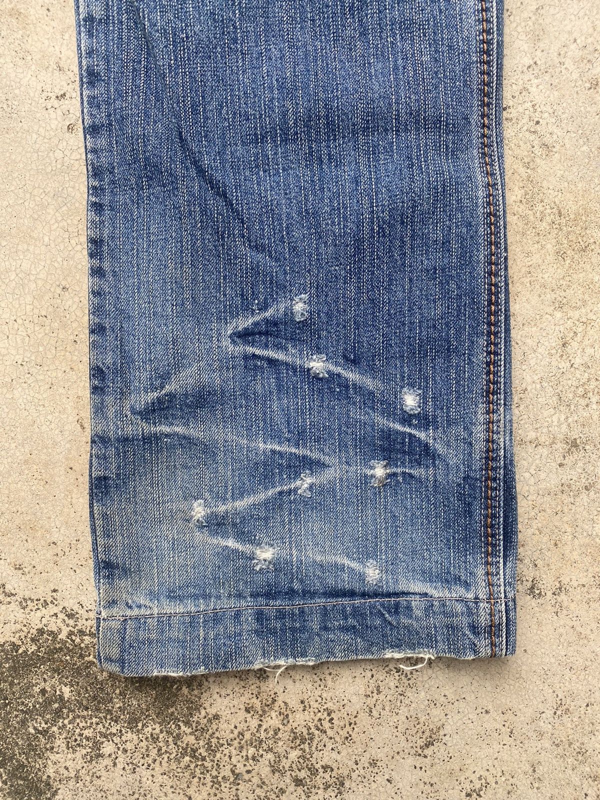 Designer × Le Grande Bleu (L.G.B.) × Marithe + Francois Girbaud Marithe Francois Girbaud Distressed Clawmark Jeans Size US 29 - 11 Thumbnail