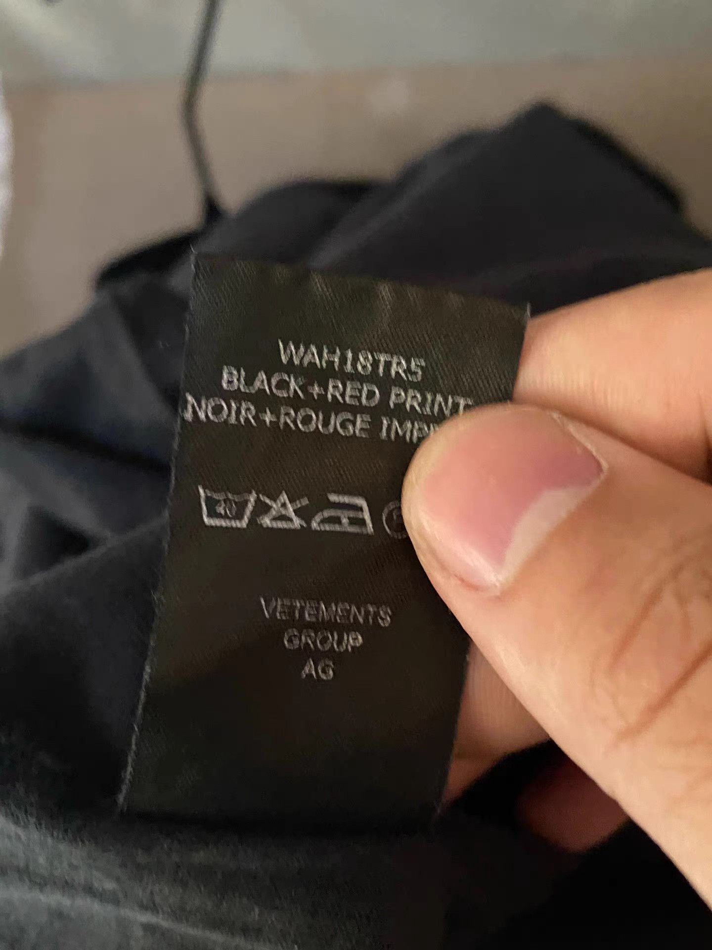 Vetements Vetements 18SS Blood Drop Sanskrit Light Hoodie Size US S / EU 44-46 / 1 - 7 Thumbnail