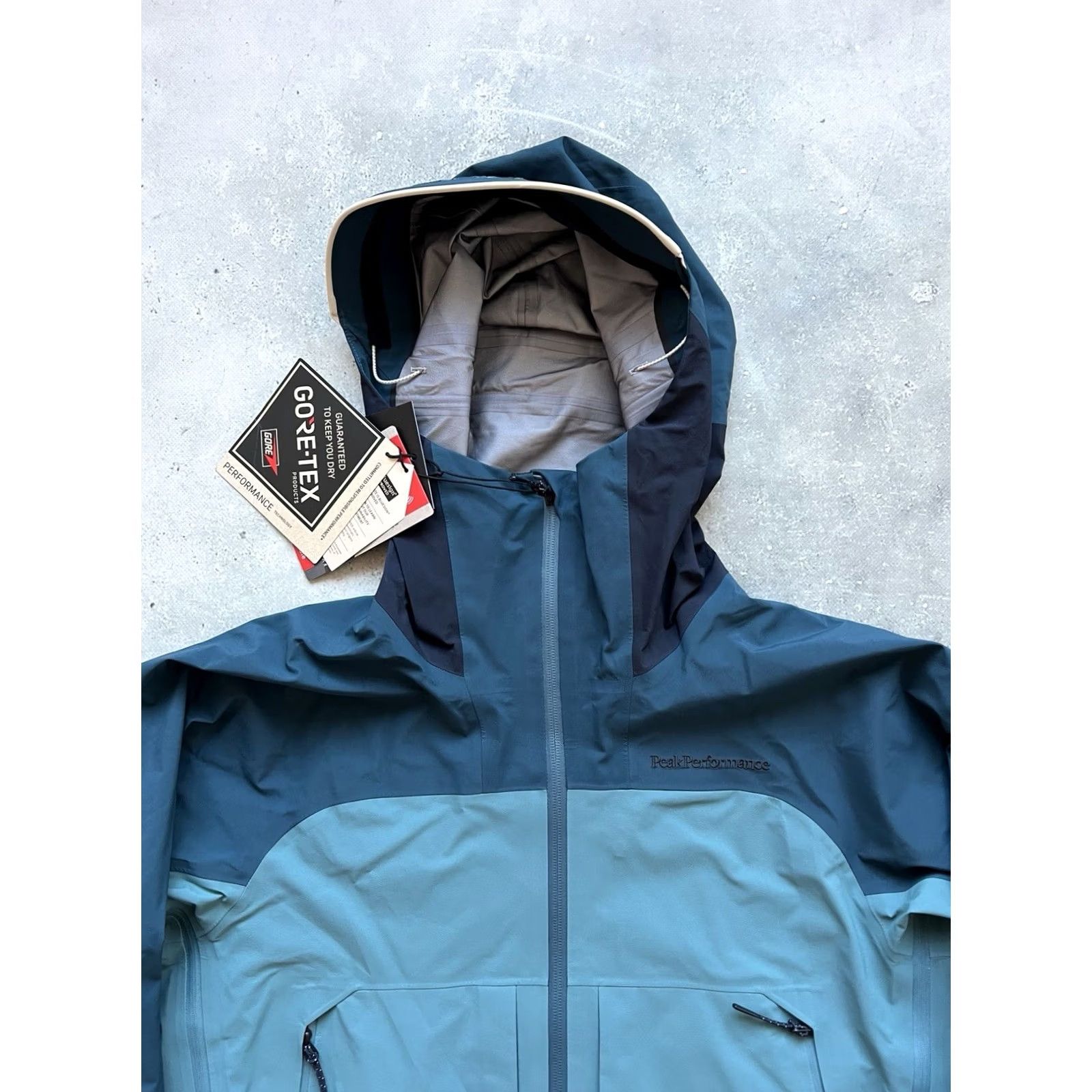 Peak Performance PEAK PERFORMANCE VISLIGHT GORE-TEX 3L SHELL JACKET MEN'S SIZE S Ski Boy/Adult? Size US S / EU 44-46 / 1 - 4 Thumbnail