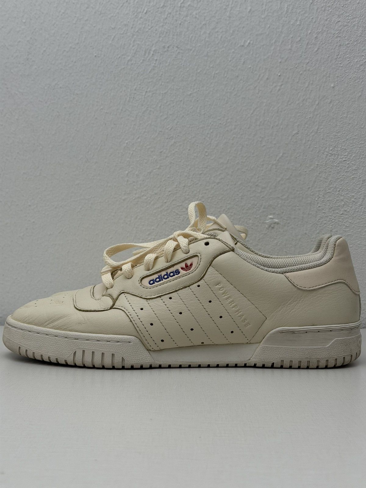 Adidas Yeezy Powerphase Calabasas in cream leather Size 10.5