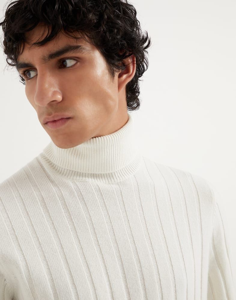 Brunello Cucinelli o1w1db10825 Cashmere Turtleneck Sweater in White Size US S / EU 44-46 / 1 - 2 Thumbnail