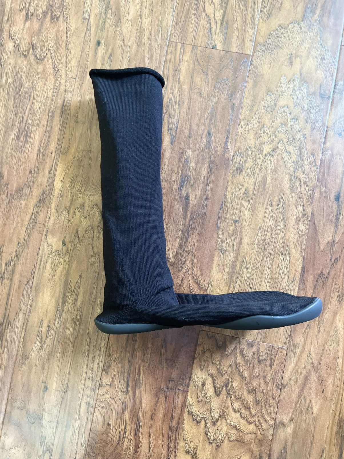 Kanye West × Yeezy YZY Pods SIZE 2 Size US 11 / EU 44 - 2 Thumbnail