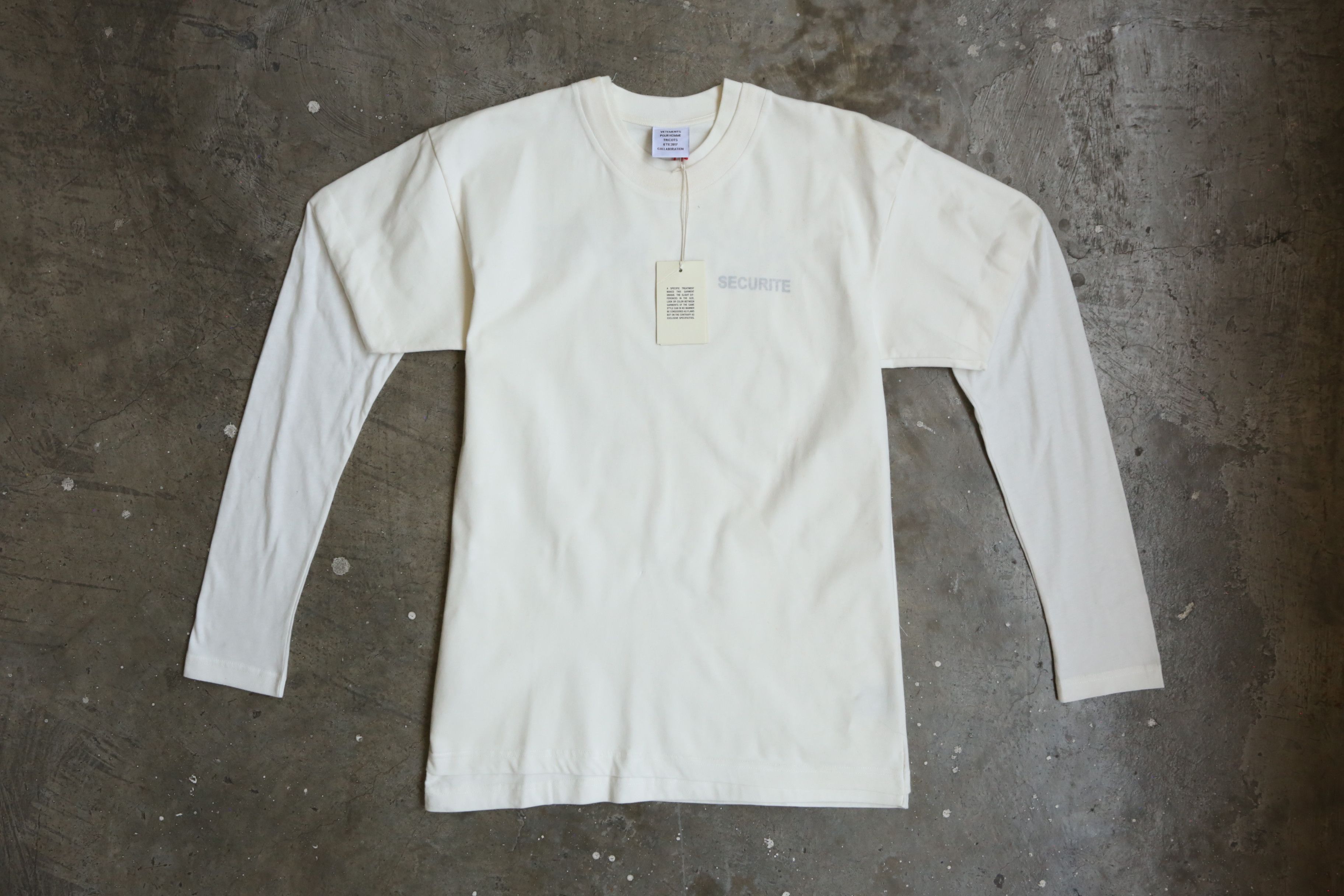 Hanes × Vetements Vetements - Hanes - S/S 17 - Double Layer Securite LS Size US L / EU 52-54 / 3 - 5 Thumbnail