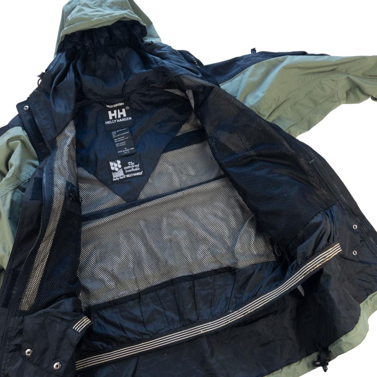 Helly Hansen Vintage Helly Hansen Jacket Size M Size US M / EU 48-50 / 2 - 8 Thumbnail