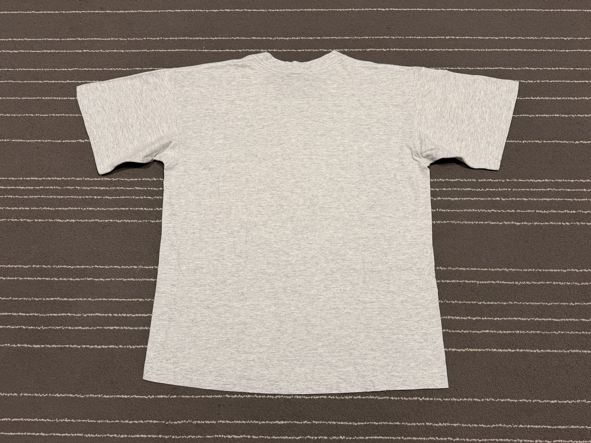 Vintage Vintage UNIVERSAL PICTURES X NUTMEG MILLS TEE XL 2212 Size US L / EU 52-54 / 3 - 2 Thumbnail