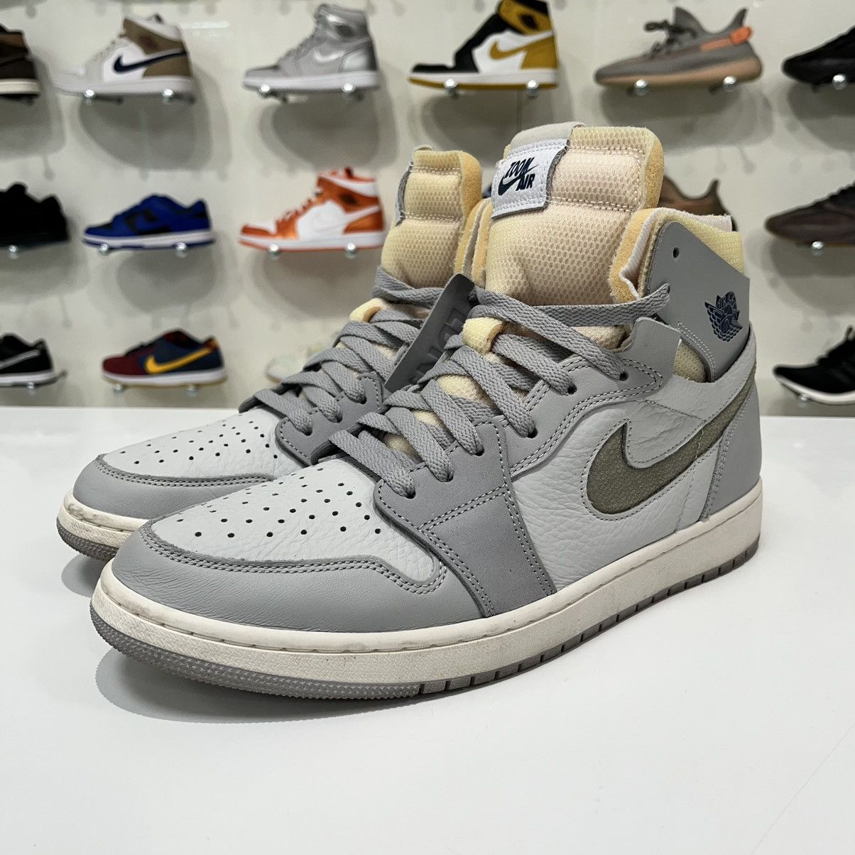 Nike Air Jordan 1 High Zoom Air CMFT London Size US 12 / EU 45 - 2 Thumbnail