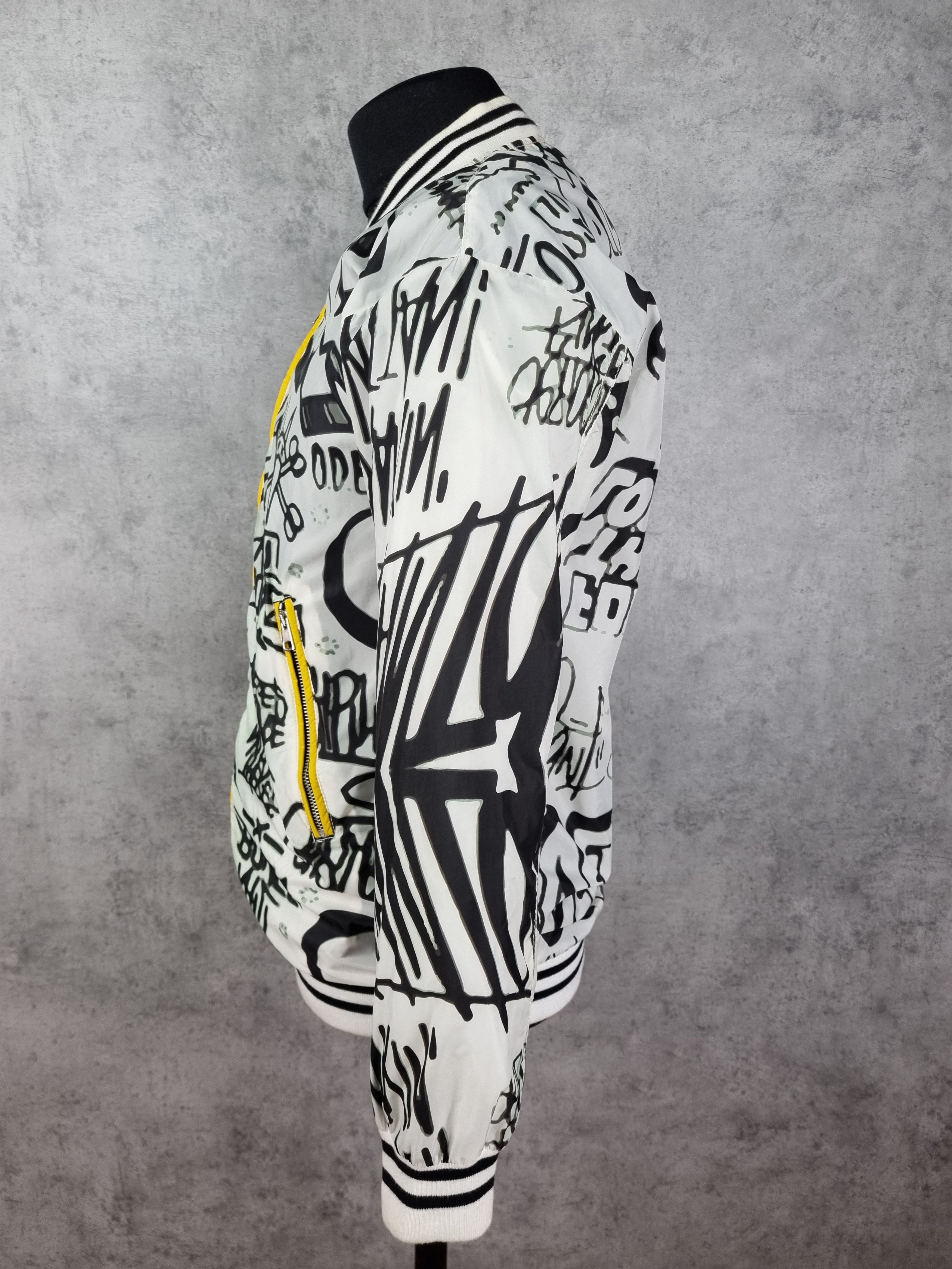 Japanese Brand Vintage Street Art Print Nylon light fabrics jacket Size US L / EU 52-54 / 3 - 20 Thumbnail