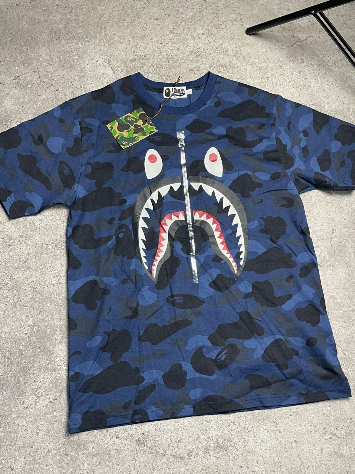 Bape BAPE Shark T-shirt navy Size US L / EU 52-54 / 3 - 3 Thumbnail