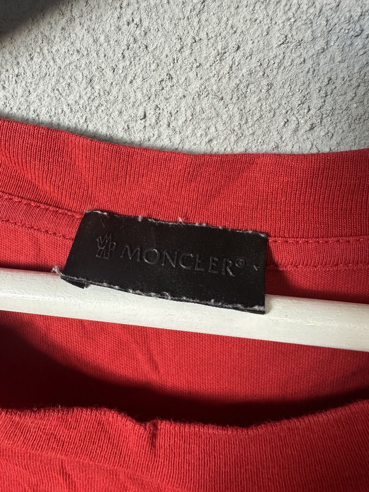 Moncler MONCLER Vertical Logo T-Shirt Size US XL / EU 56 / 4 - 5 Thumbnail